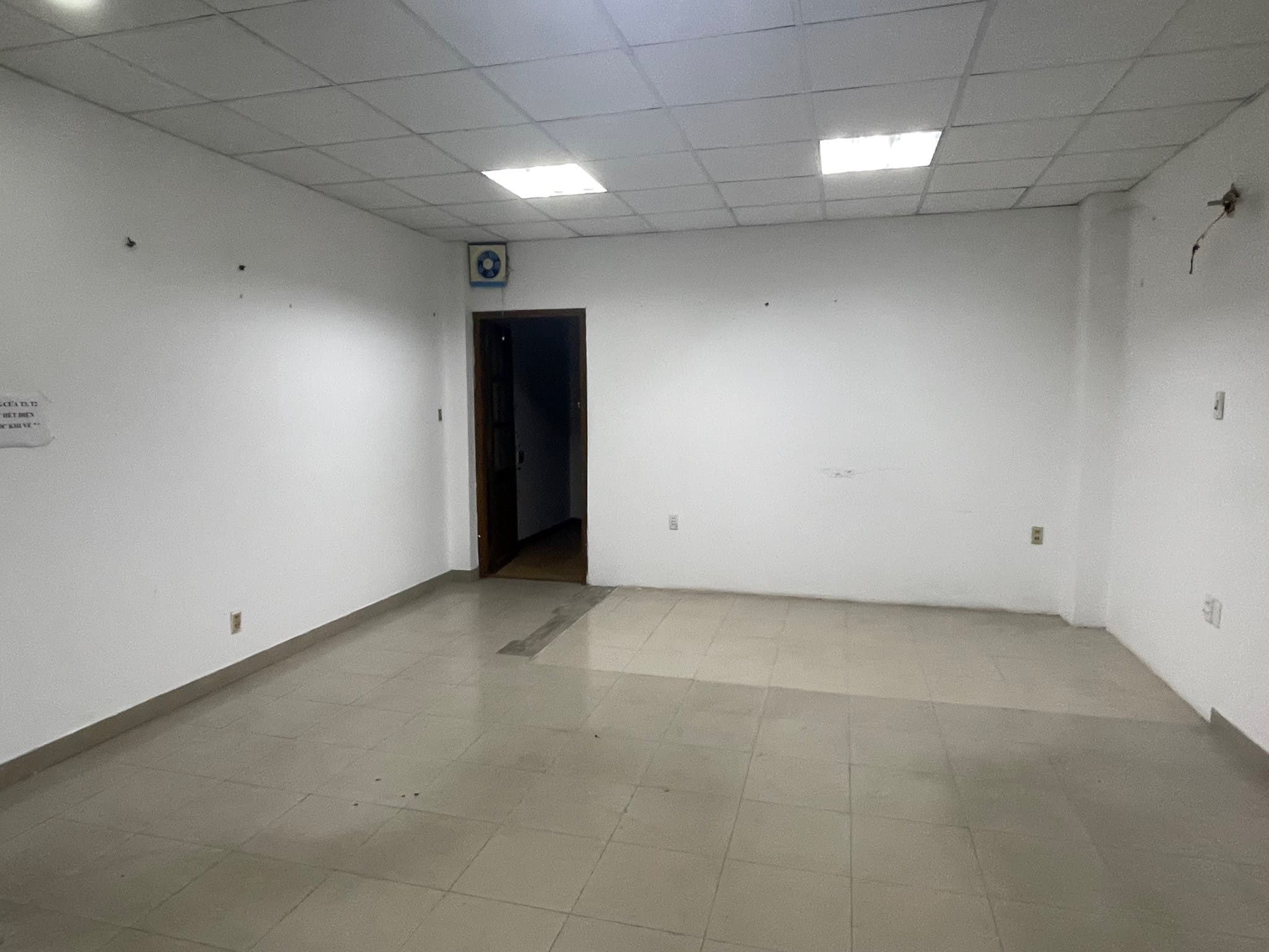 Nhà nguyên căn 3 tầng đường Hàm Nghi  - Ảnh 2