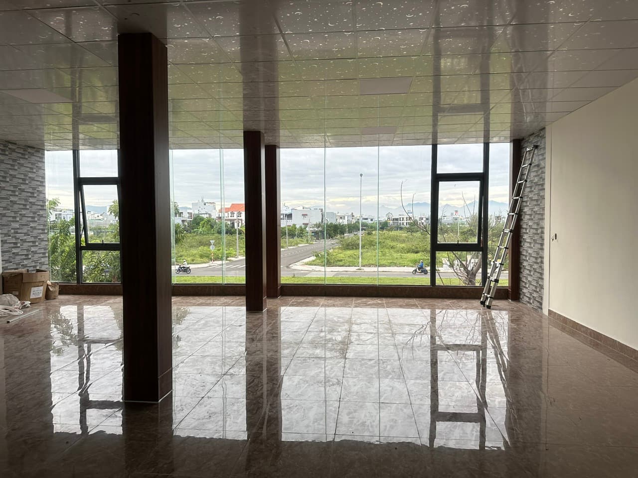 Nhà nguyên căn 2 tầng trống suốt đường 29 Tháng 3 - Ảnh 3