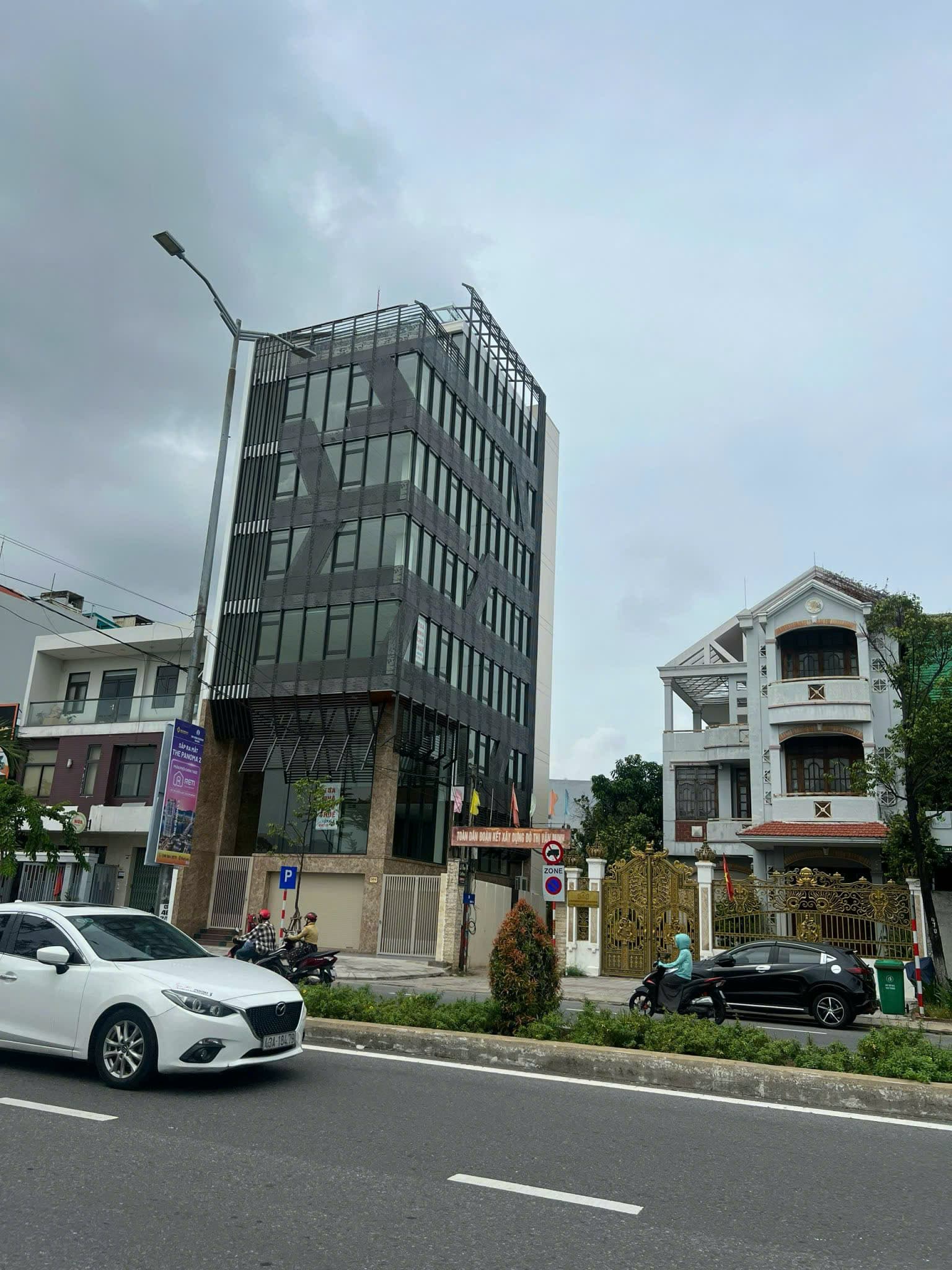 Tòa văn phòng 7 tầng có thang máy tại đường 2 Tháng 9, Hải Châu 