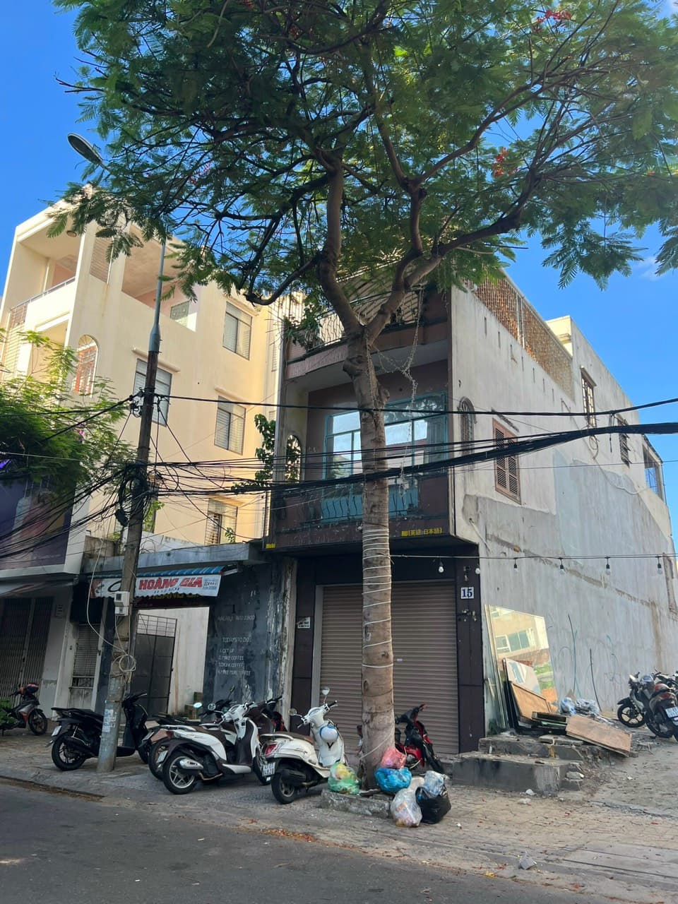 Nhà mặt tiền 2,5 tầng đường Lê Lợi, quận Hải Châu, diện tích 84m² phù hợp kinh doanh lâu dài
