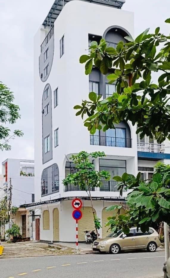 Mặt bằng kinh doanh Hồ Quý Ly