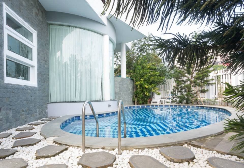 Nhà 1 trệt 1 lầu 300m2 hai mặt tiền tại Hai Bà Trưng, phù hợp ở và kinh doanh