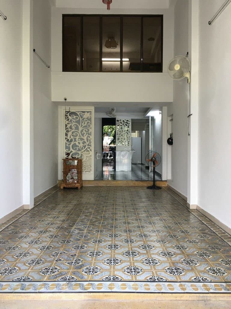 Nhà nguyên căn 2,5 tầng đường Trần Cao Vân, phù hợp kinh doanh