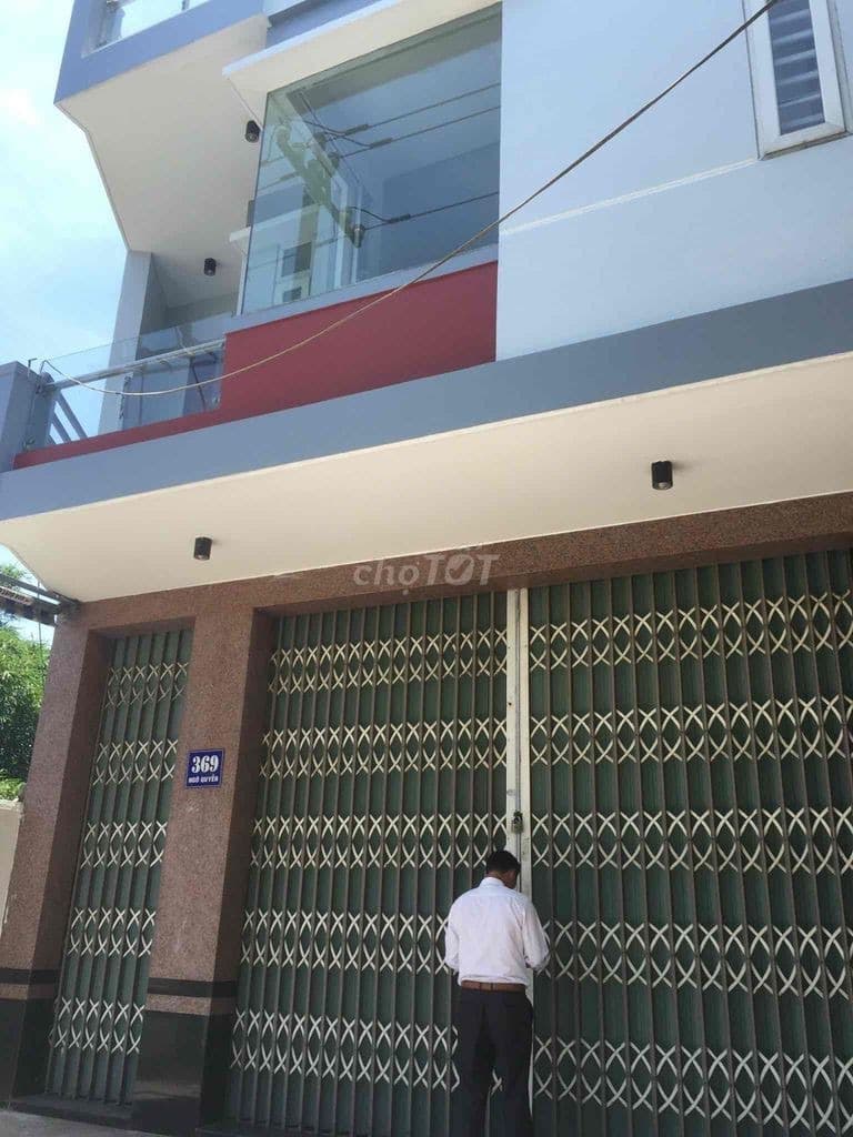 Nhà nguyên căn 3 tầng đường Ngô Quyền, diện tích 116m2, phù hợp kinh doanh
