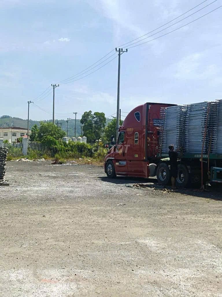 Cho thuê kho bãi 2000m2 tại Tuý Loan, Hòa Vang, có sân bãi container