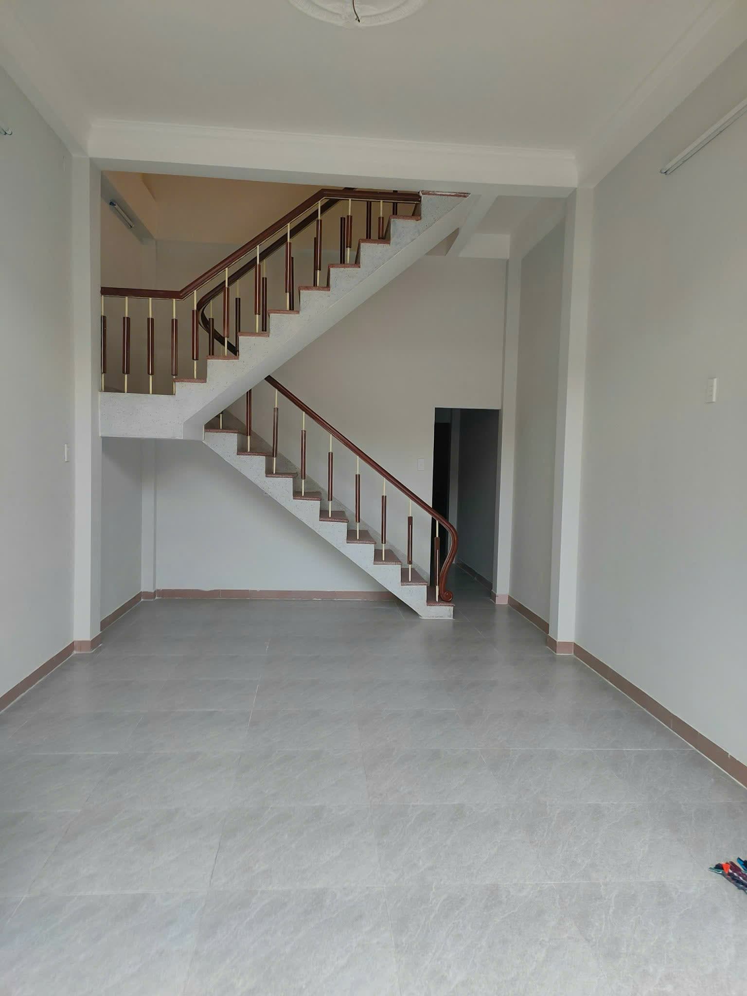 Nhà nguyên căn 2 tầng đường Hoàng Diệu, 80m2, phù hợp để ở hoặc kinh doanh - Ảnh 2