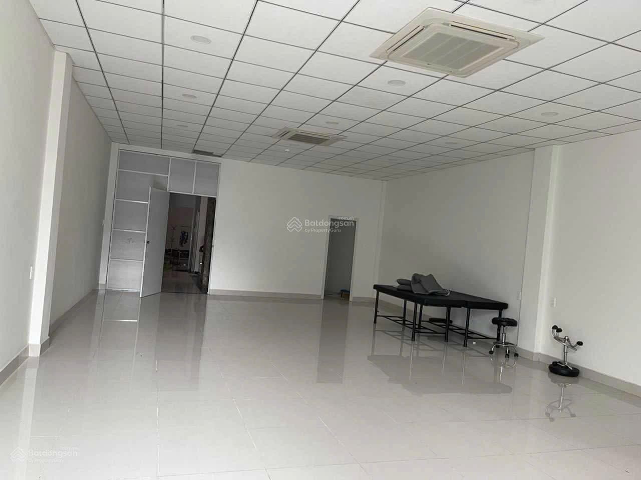 Tòa nhà 5 tầng hiện đại đường Hùng Vương, Hải Châu, diện tích 173m²/sàn, phù hợp kinh doanh