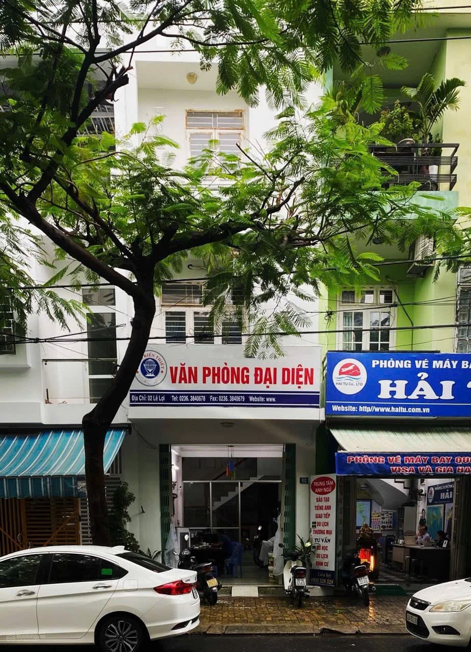 Nhà nguyên căn 3 tầng đường Lê Lợi, quận Hải Châu, diện tích 220m², phù hợp kinh doanh và văn phòng