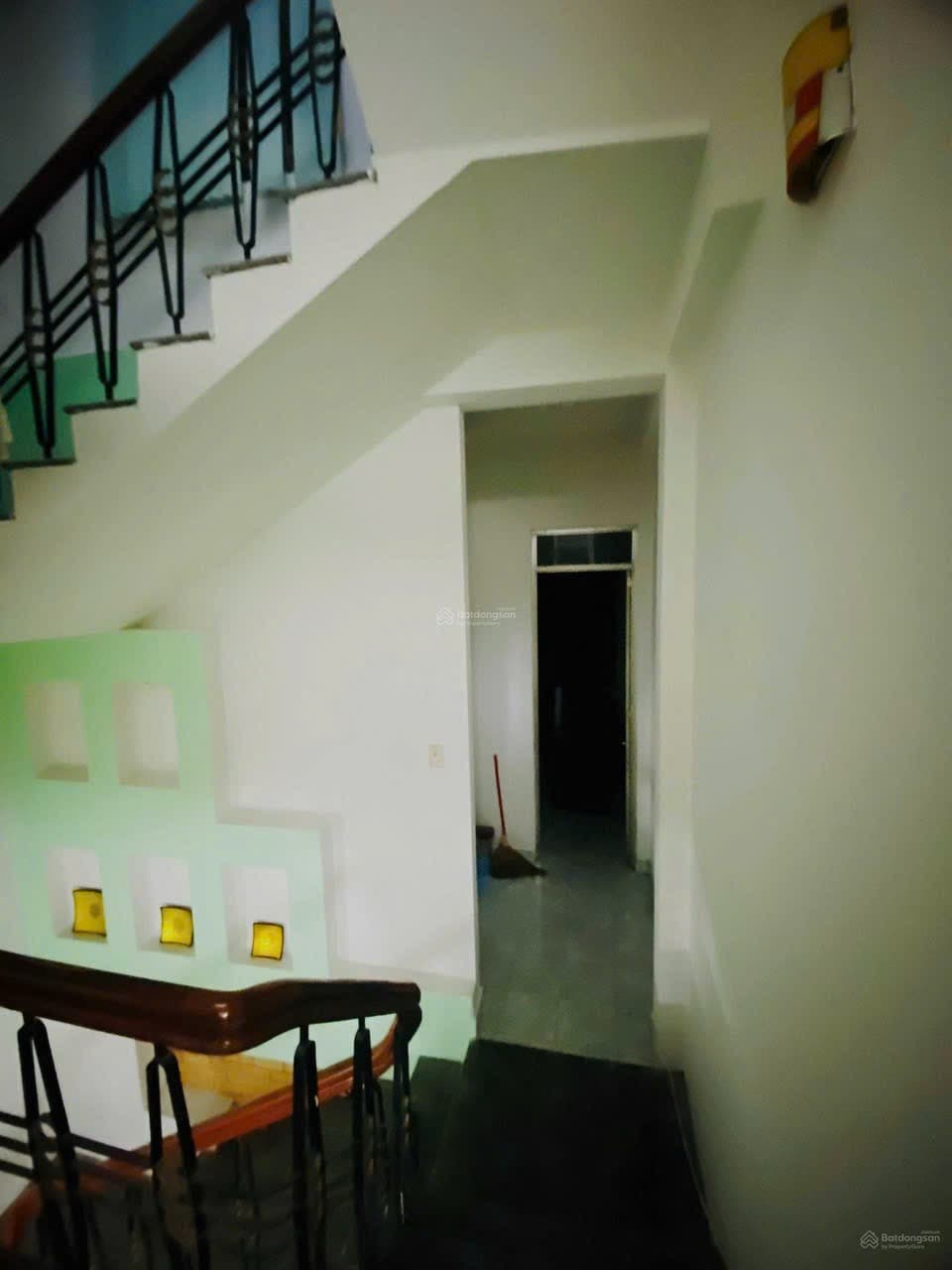 Nhà nguyên căn 3 tầng đường Lê Lợi, quận Hải Châu, diện tích 220m², phù hợp kinh doanh và văn phòng - Ảnh 2