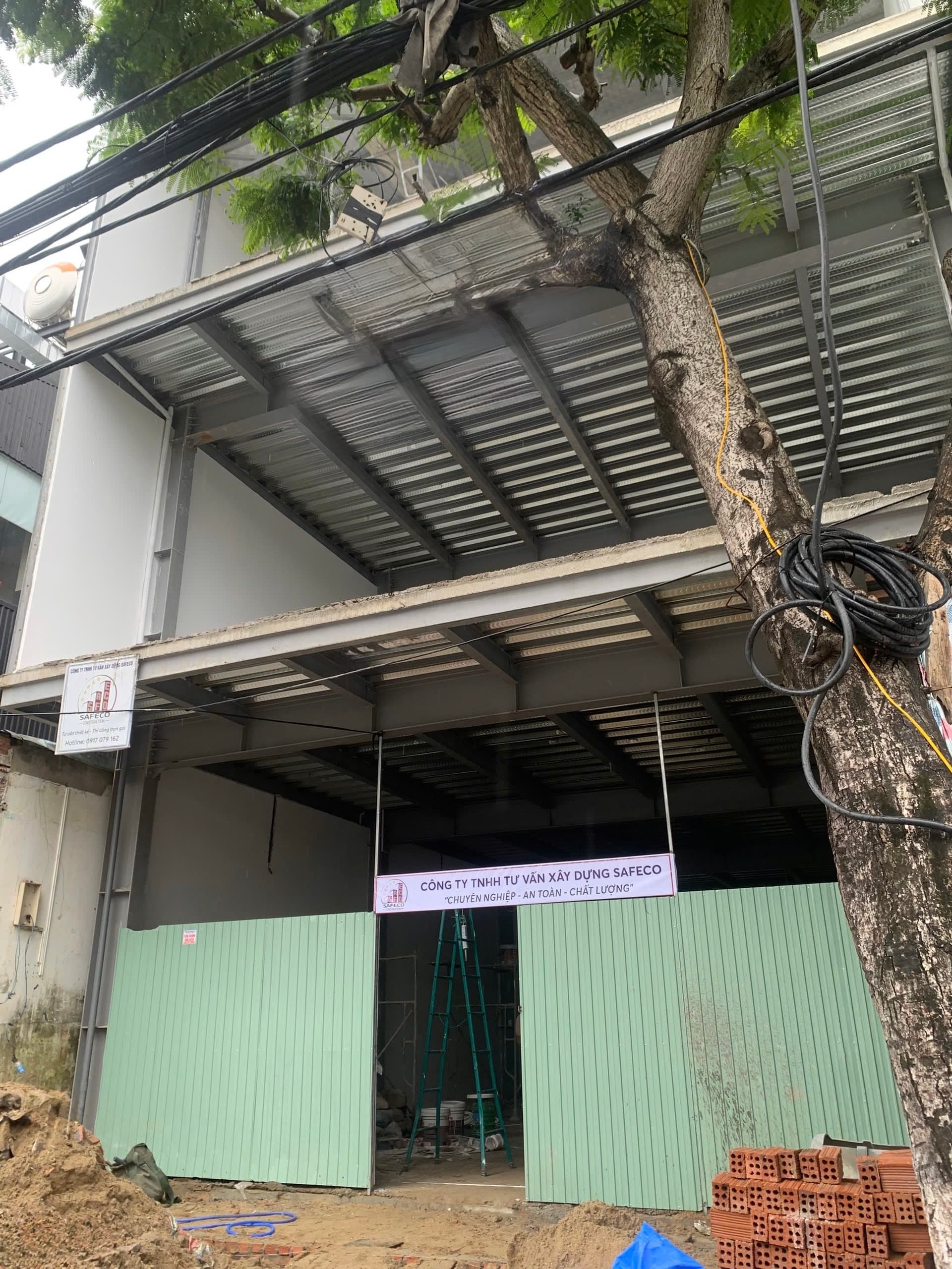 Nhà nguyên căn 3 tầng đường Nguyễn Văn Thoại, diện tích gần 200m2 ngang 10m sát biển