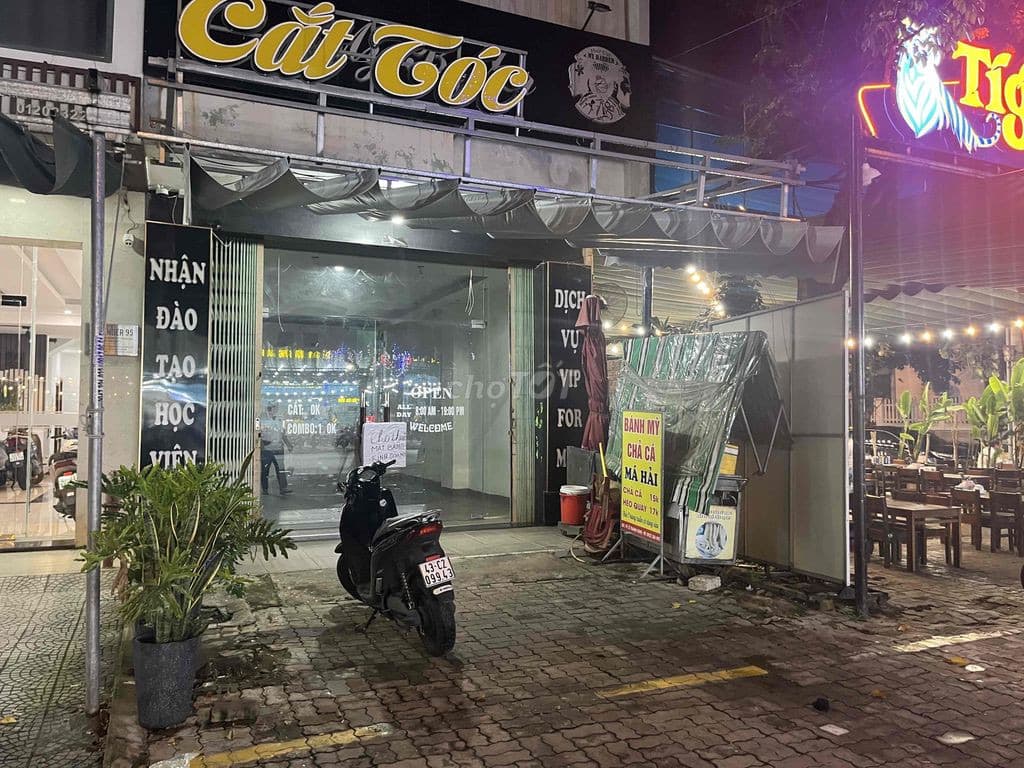 Mặt bằng kinh doanh tầng 1 riêng biệt tại Lê Thanh Nghị, diện tích 100m2