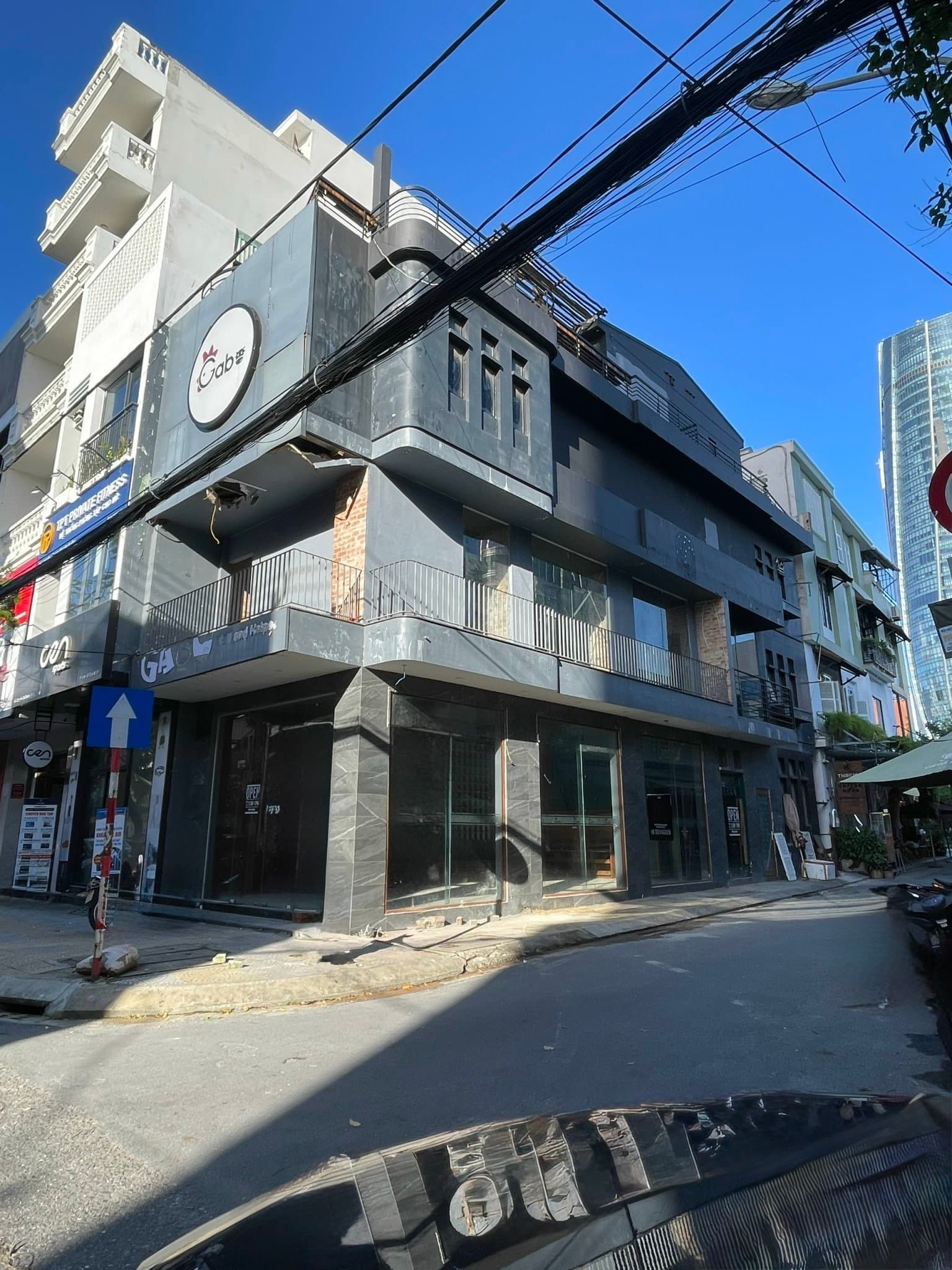 Nhà nguyên căn 3 tầng đường Nguyễn Chí Thanh, diện tích 94m2 trống suốt