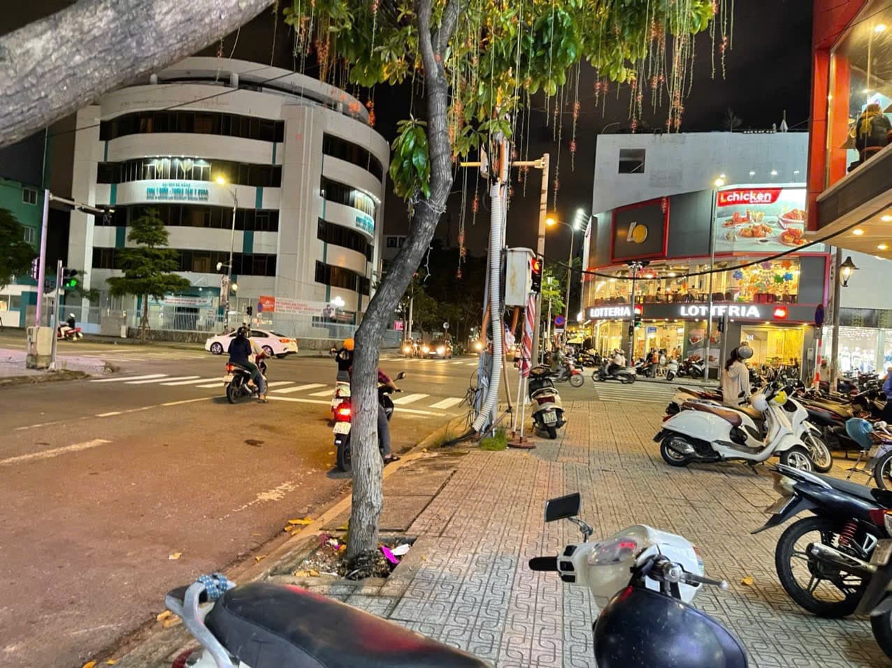 MẶT TIỀN KINH DOANH GẦN LÊ DUẨN, ĐƯỜNG NGUYỄN THỊ MINH KHAI