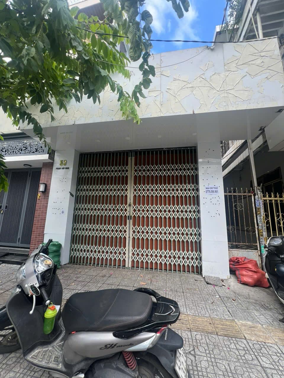 Nhà nguyên căn 6x26 mét vuông đầy đủ phòng ốc tại Phạm Văn Nghị