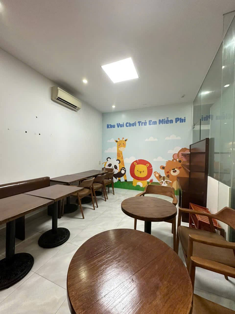 Mặt bằng kinh doanh 180m2 tại Lê Đình Dương, phù hợp văn phòng và kinh doanh