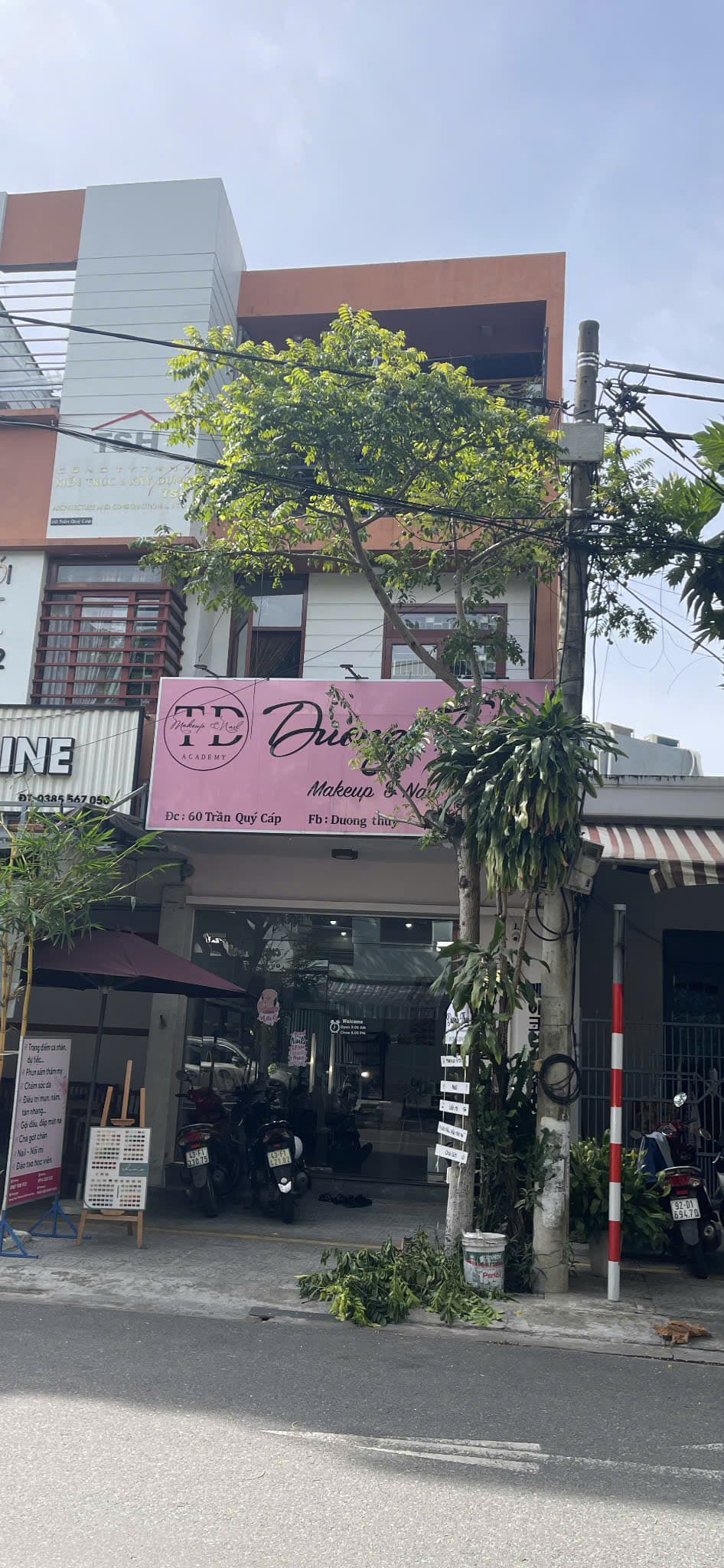 Mặt bằng kinh doanh 75m2 2,5 tầng hướng Nam, đường 10m5, vỉa hè 4m, phù hợp kinh doanh