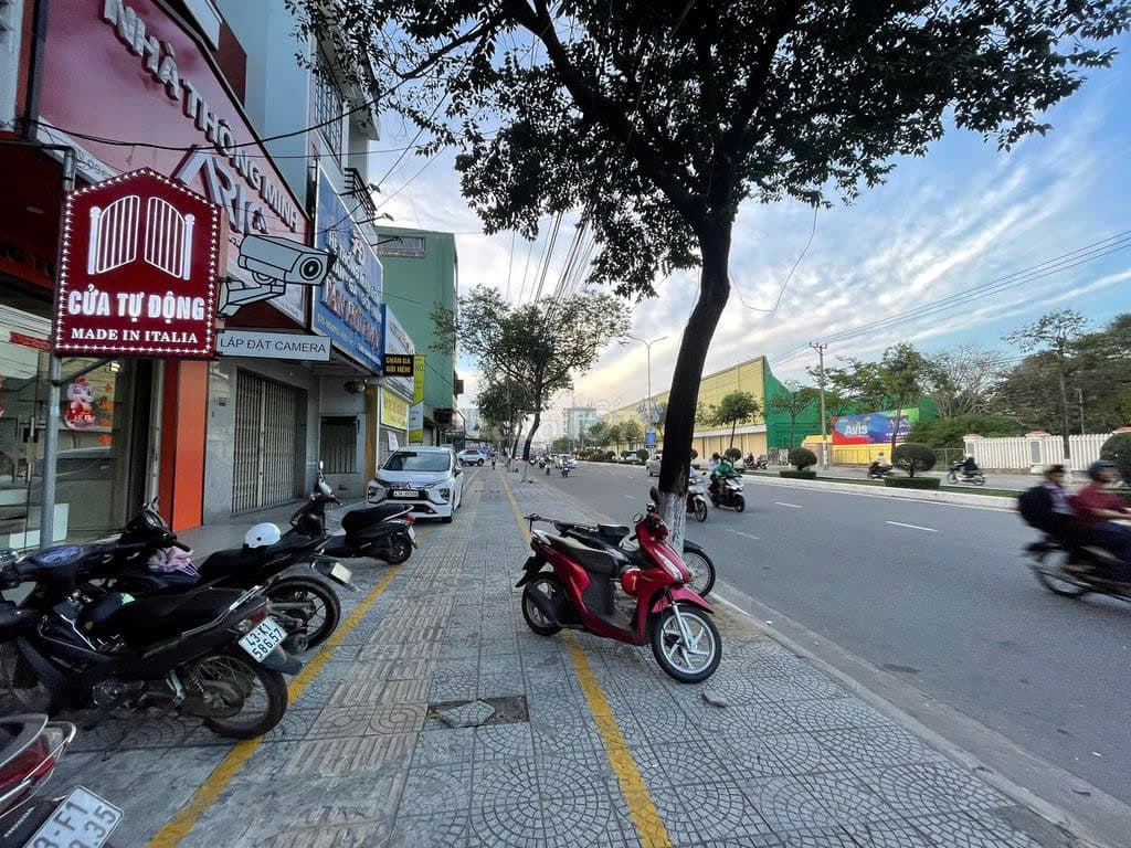 Nhà nguyên căn 3 tầng trống suốt, phù hợp kinh doanh - Ảnh 3