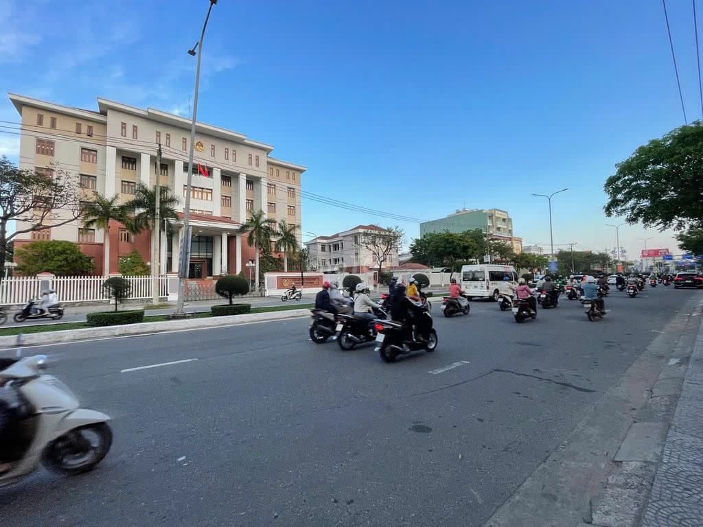 Nhà nguyên căn 3 tầng trống suốt, phù hợp kinh doanh - Ảnh 5