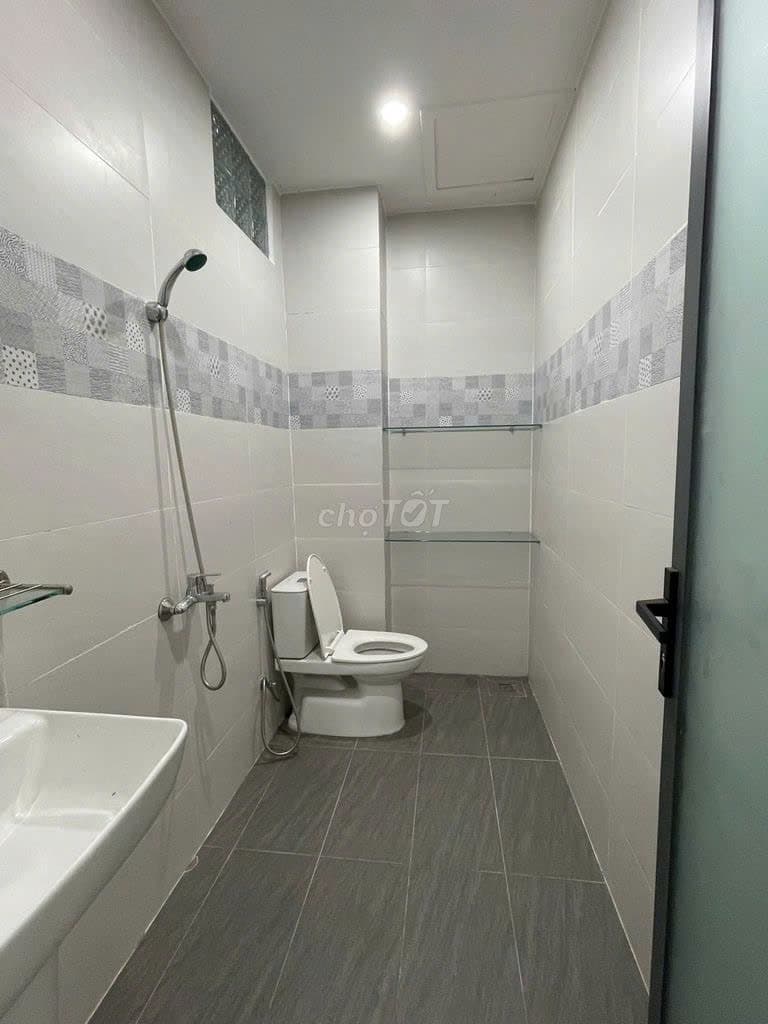 Nhà nguyên căn 3 tầng trống suốt, phù hợp kinh doanh - Ảnh 6