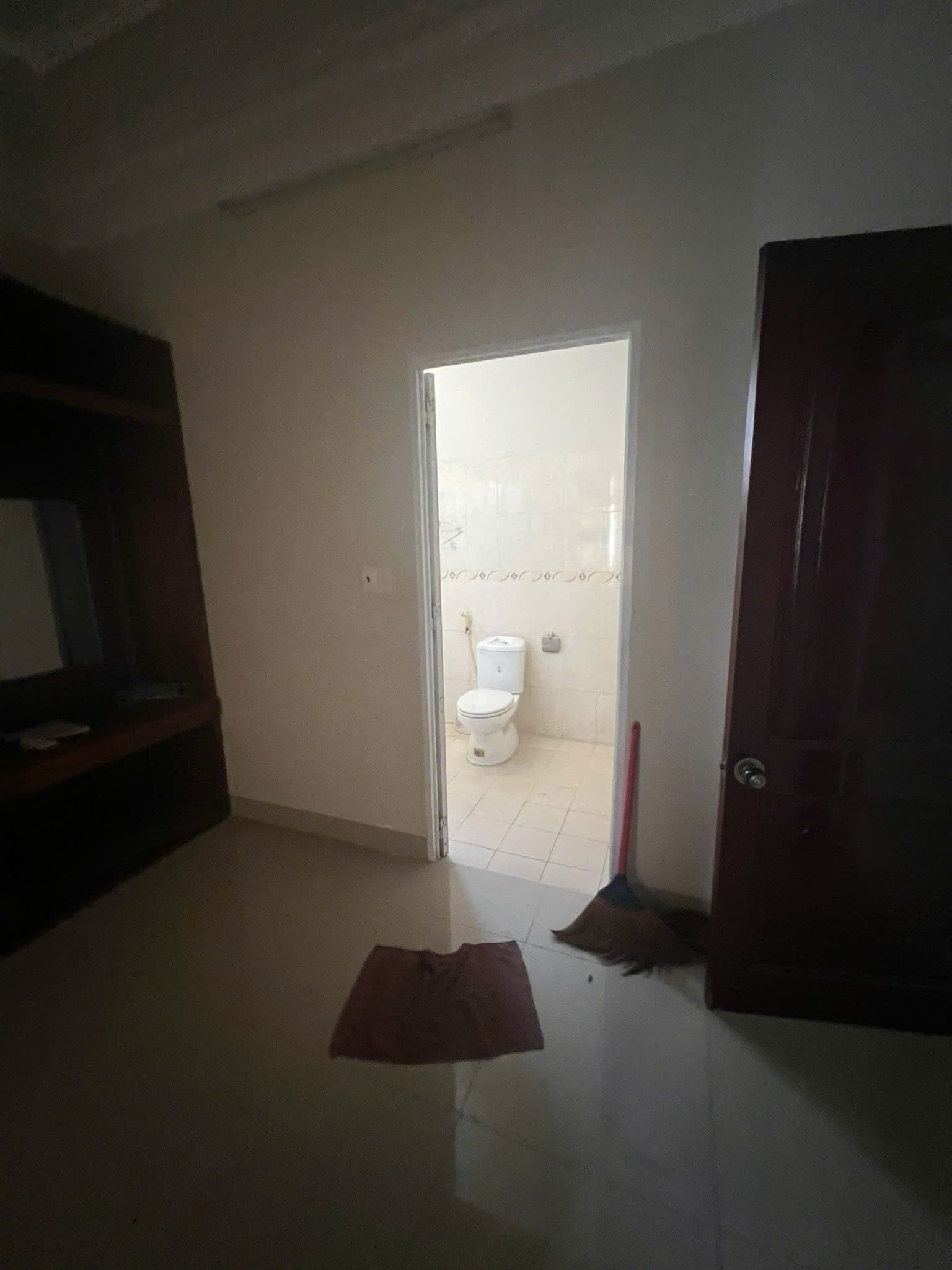 Nhà 4 tầng mặt tiền 10m tại Nguyễn Trác, Hải Châu, diện tích 200m2, phù hợp kinh doanh