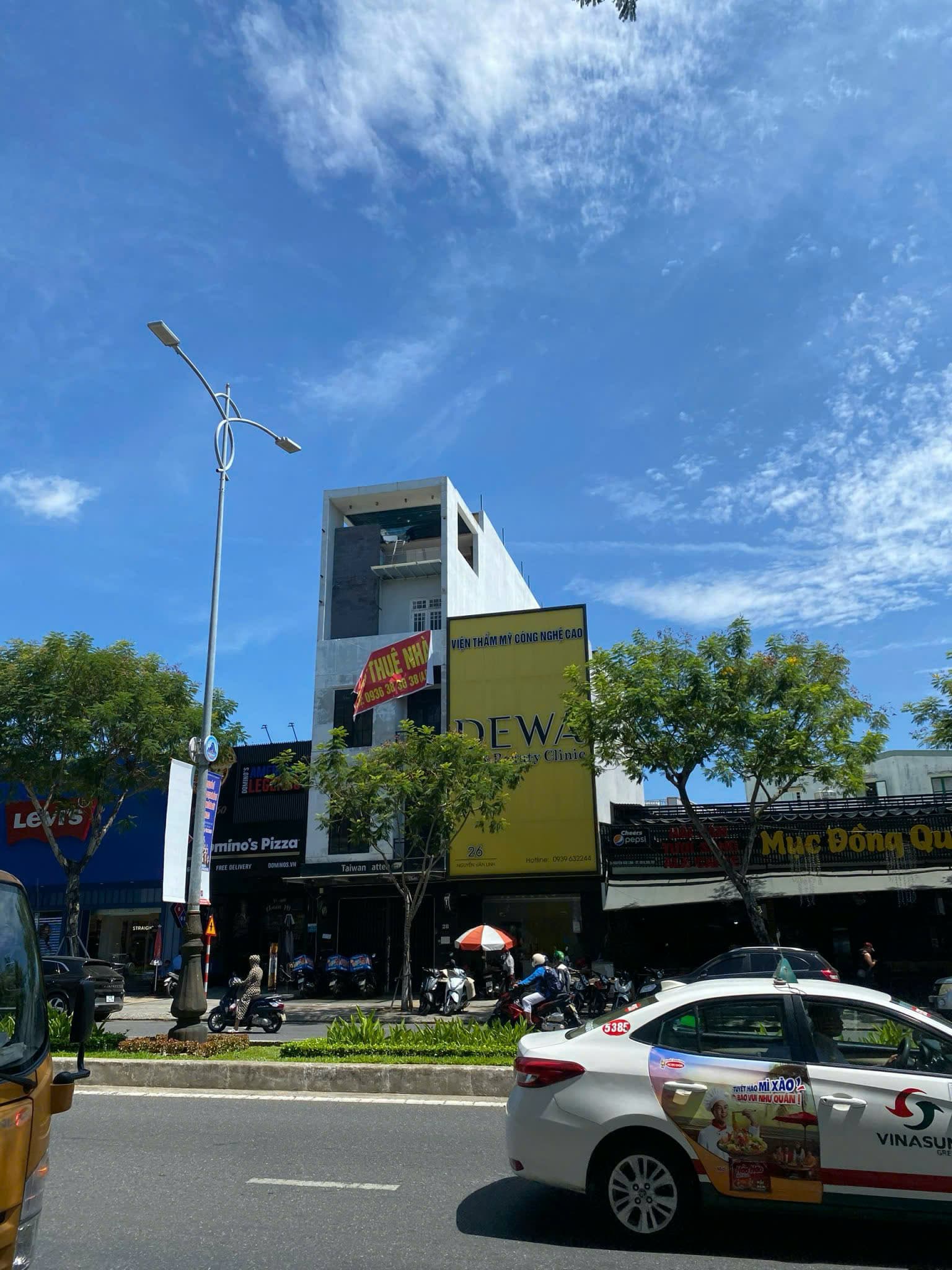 Nhà 5 tầng có thang máy tại Nguyễn Văn Linh, quận Hải Châu, diện tích 100m²