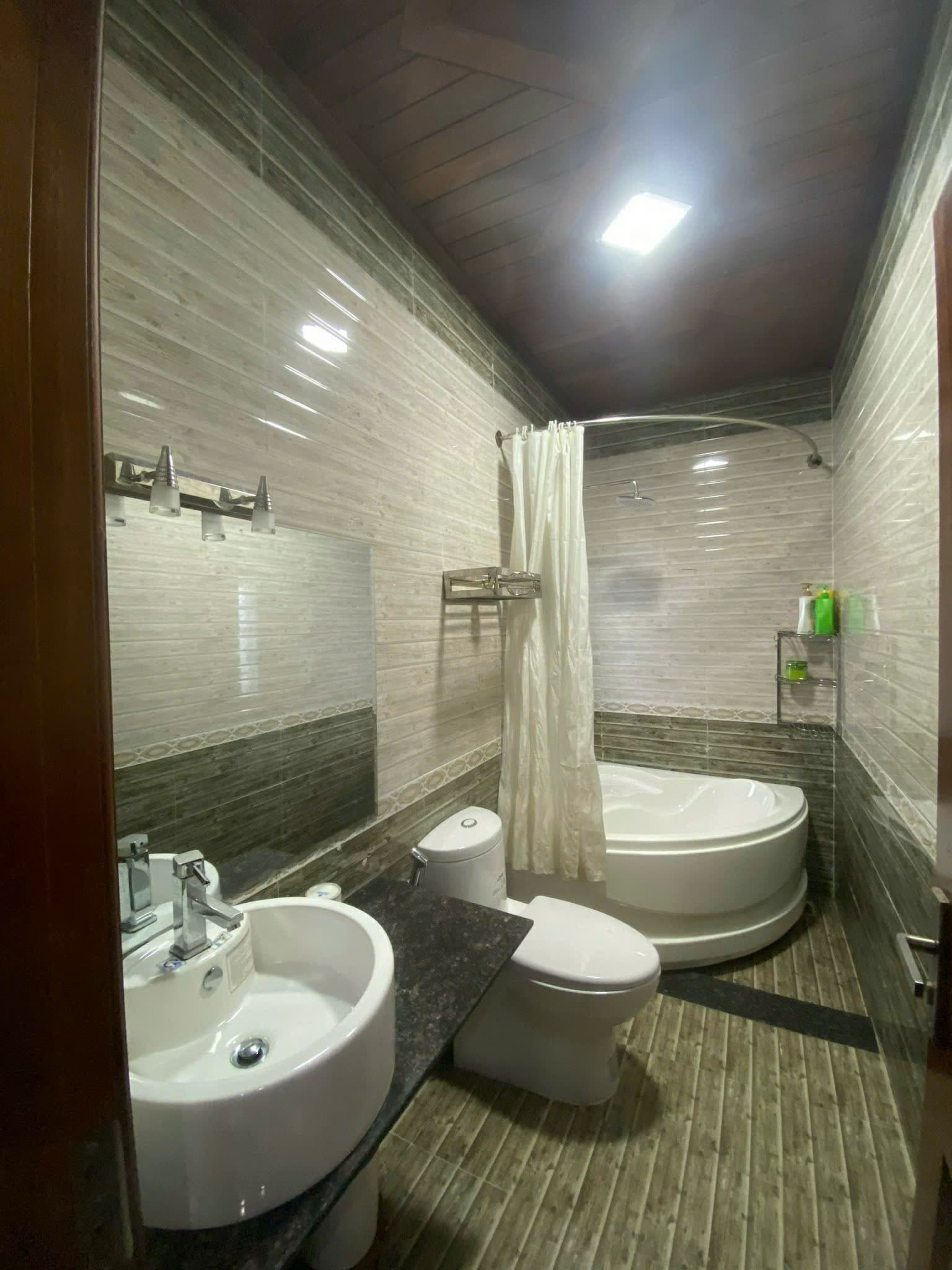 Biệt thự cho thuê tại Tôn Thất Dương Kỵ, diện tích 249m2, phù hợp ở và kinh doanh