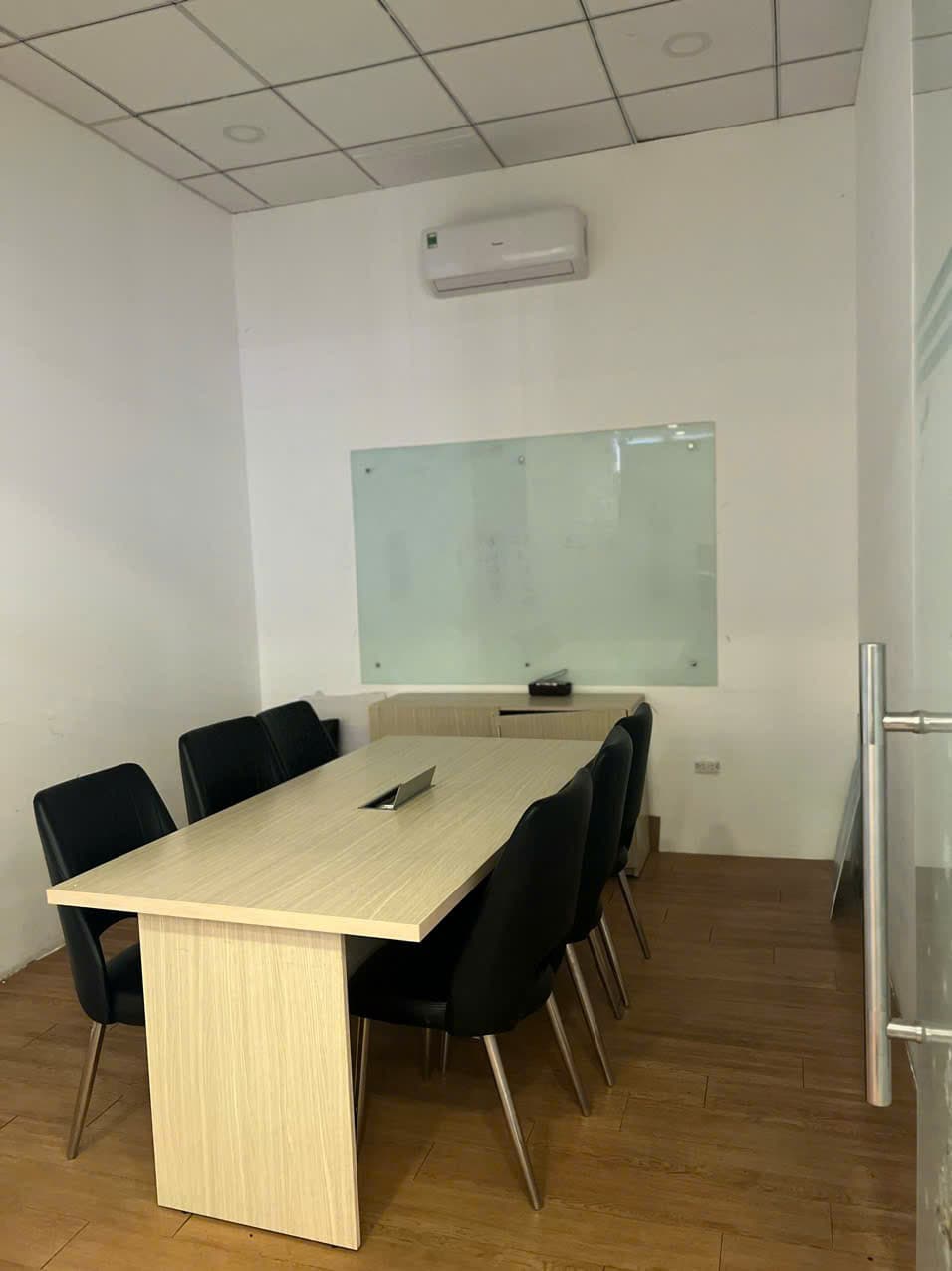 Mặt bằng kinh doanh 134m2 tại Nguyễn Văn Linh, phù hợp làm văn phòng hoặc showroom - Ảnh 2