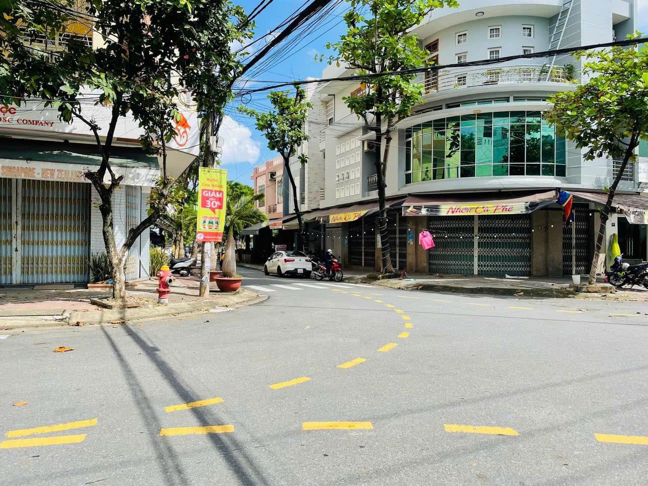 Mặt bằng cho thuê lô góc 65m2 tại Nguyễn Đình Tựu - Cù Chính Lan, phù hợp văn phòng và cà phê