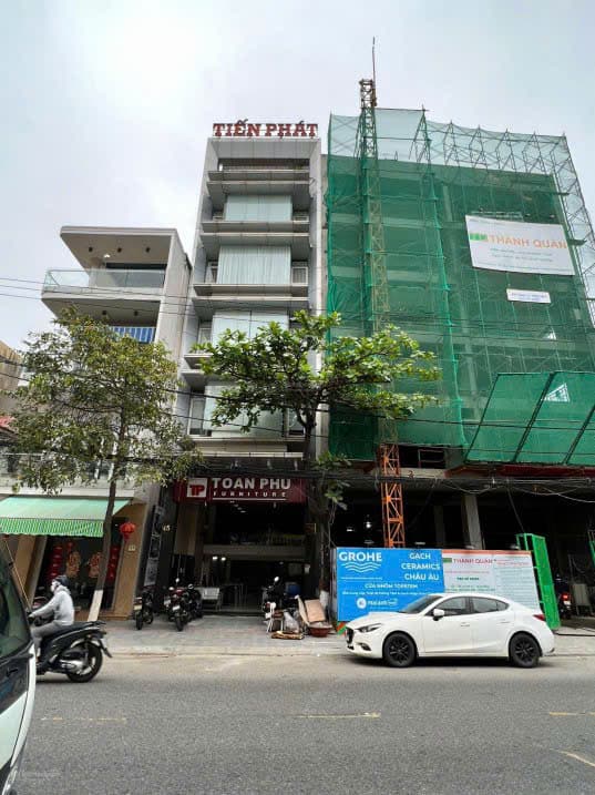 Tòa nhà văn phòng 1250m² mặt tiền đường Núi Thành, Hải Châu, phù hợp spa và đào tạo - Ảnh 2