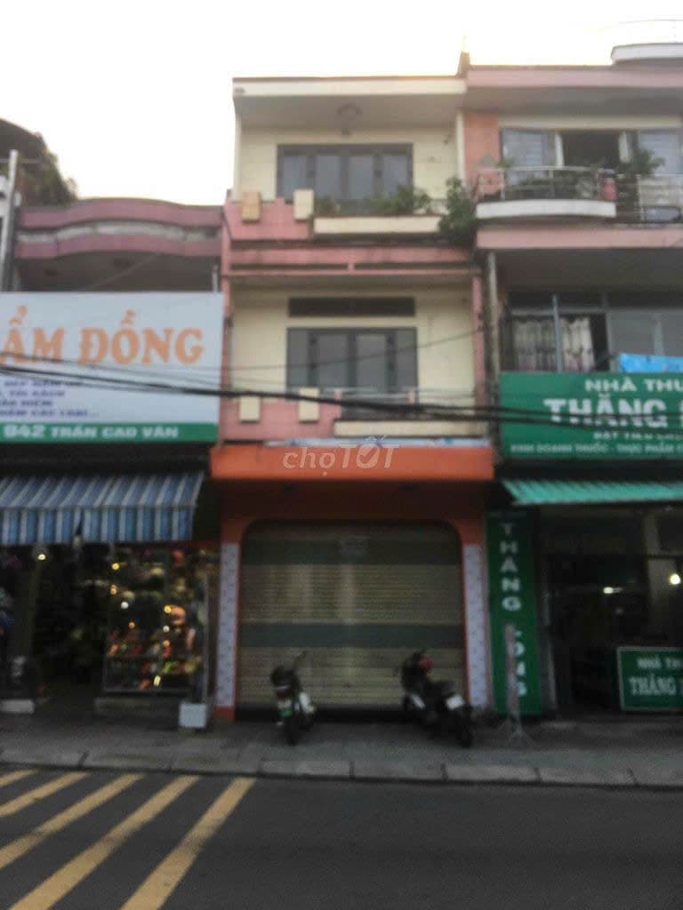 Nhà nguyên căn 3 tầng đường Trần Cao Vân, diện tích rộng, trống suốt