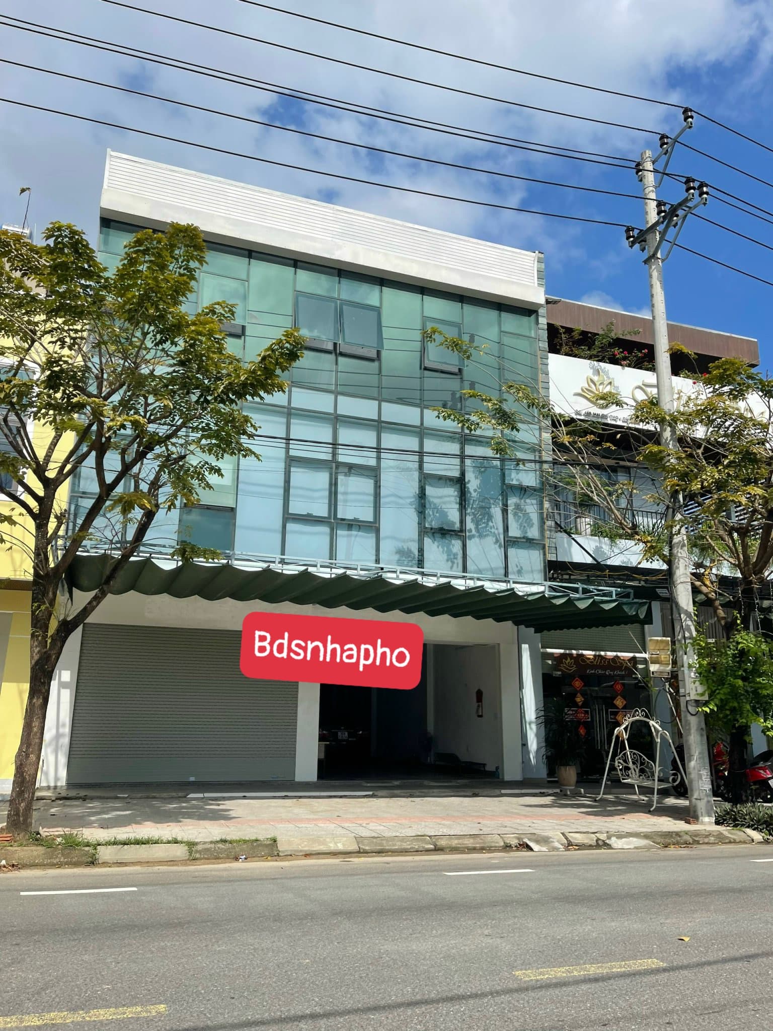 Nhà nguyên căn 3 tầng đường Mai Chí Thọ, diện tích 200m², phù hợp kinh doanh hoặc văn phòng