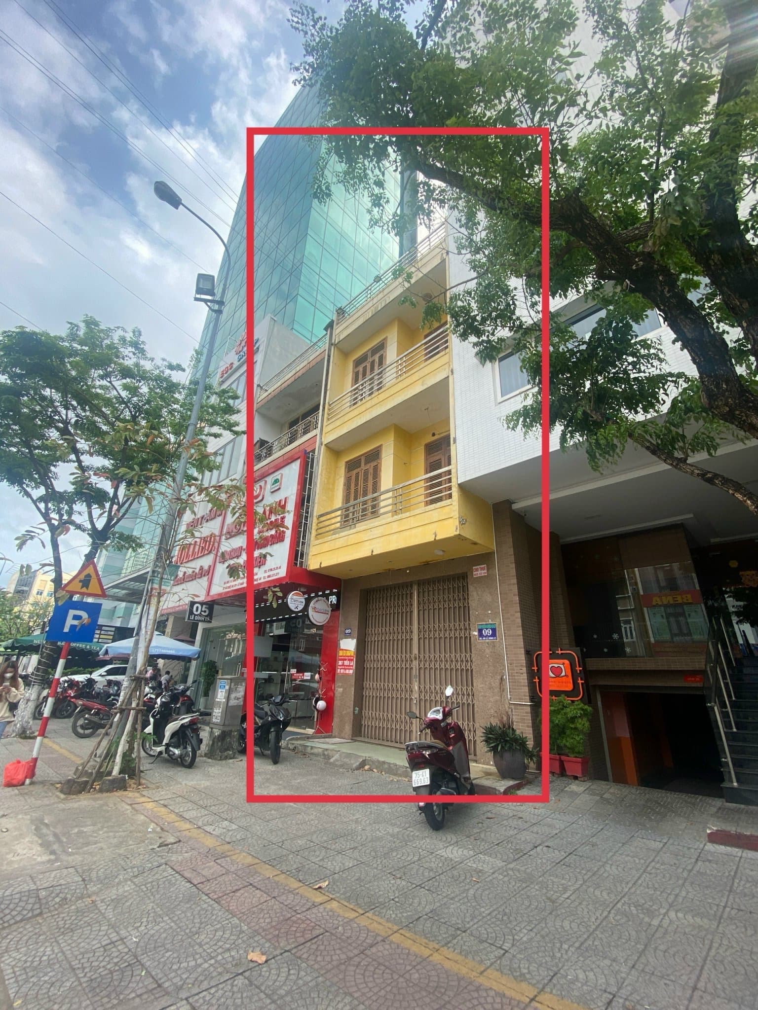 Nhà nguyên căn 3 tầng đường Lê Đình Lý, quận Hải Châu, diện tích 90m²