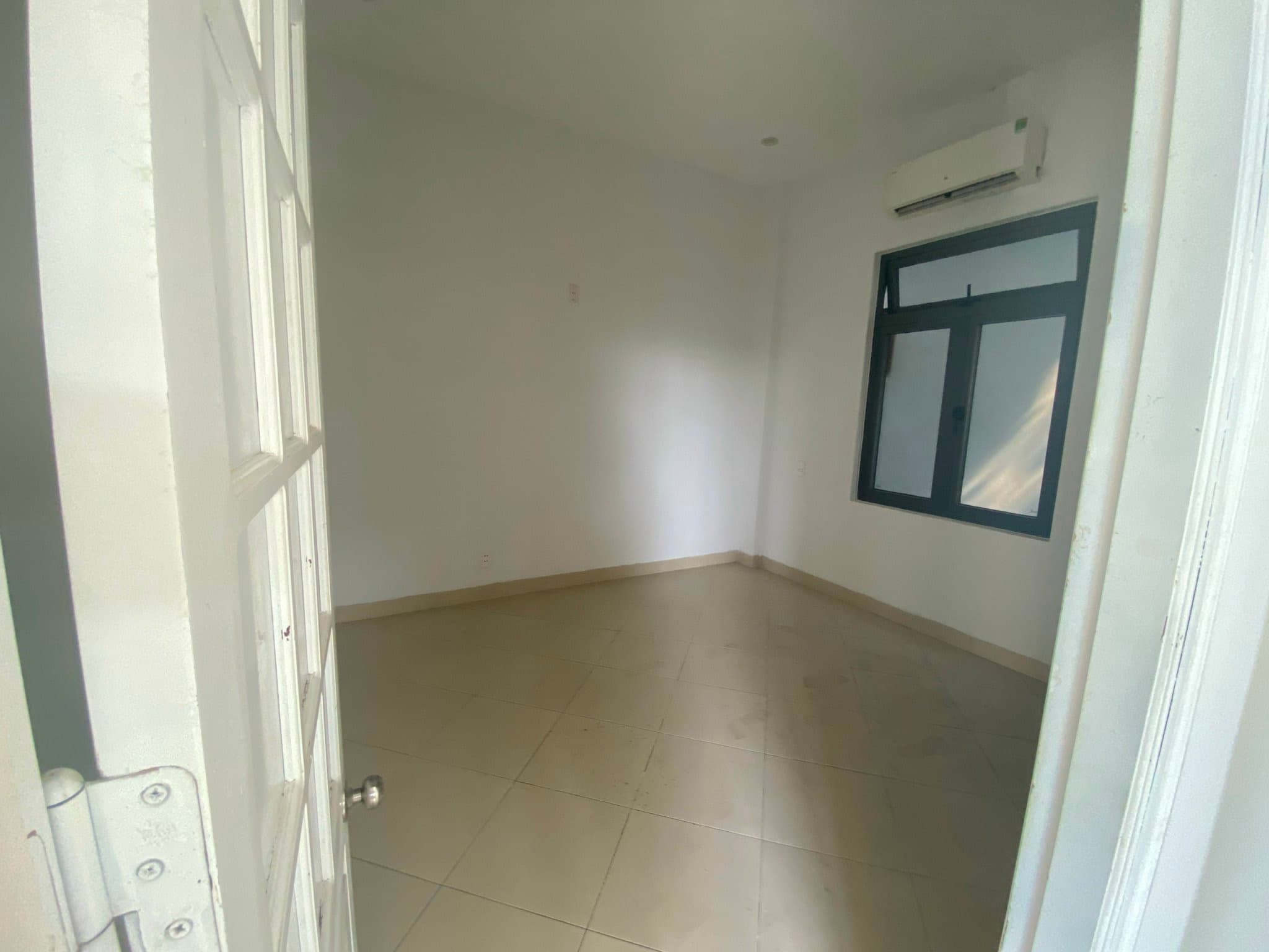 Mặt bằng trống suốt 3 tầng tại Tiểu La - Lương Nhữ Hộc, phù hợp văn phòng và kinh doanh - Ảnh 7
