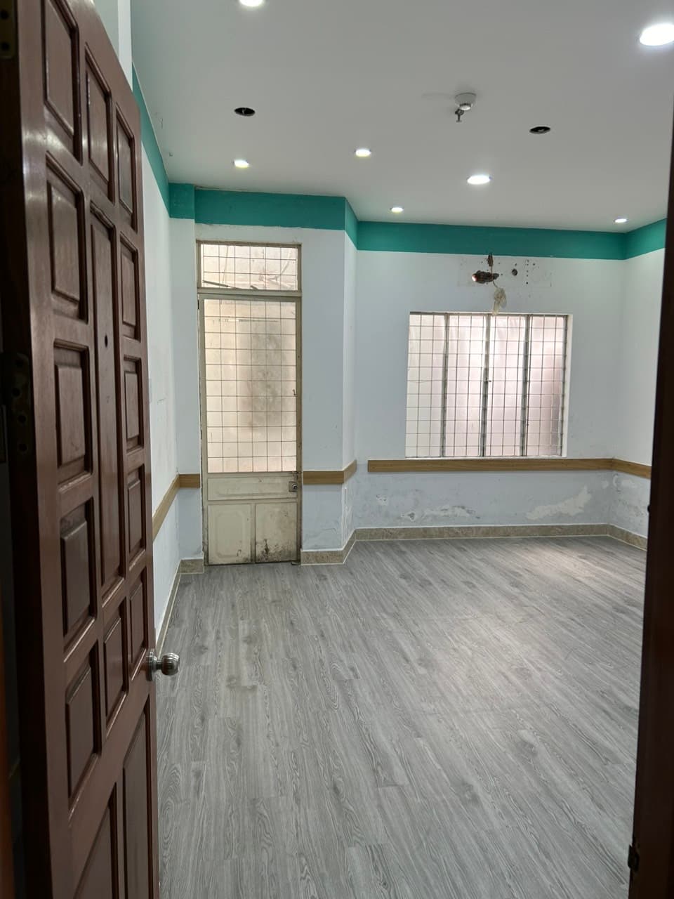 Nhà nguyên căn 5 tầng đường Nguyễn Văn Linh, quận Hải Châu, phù hợp kinh doanh