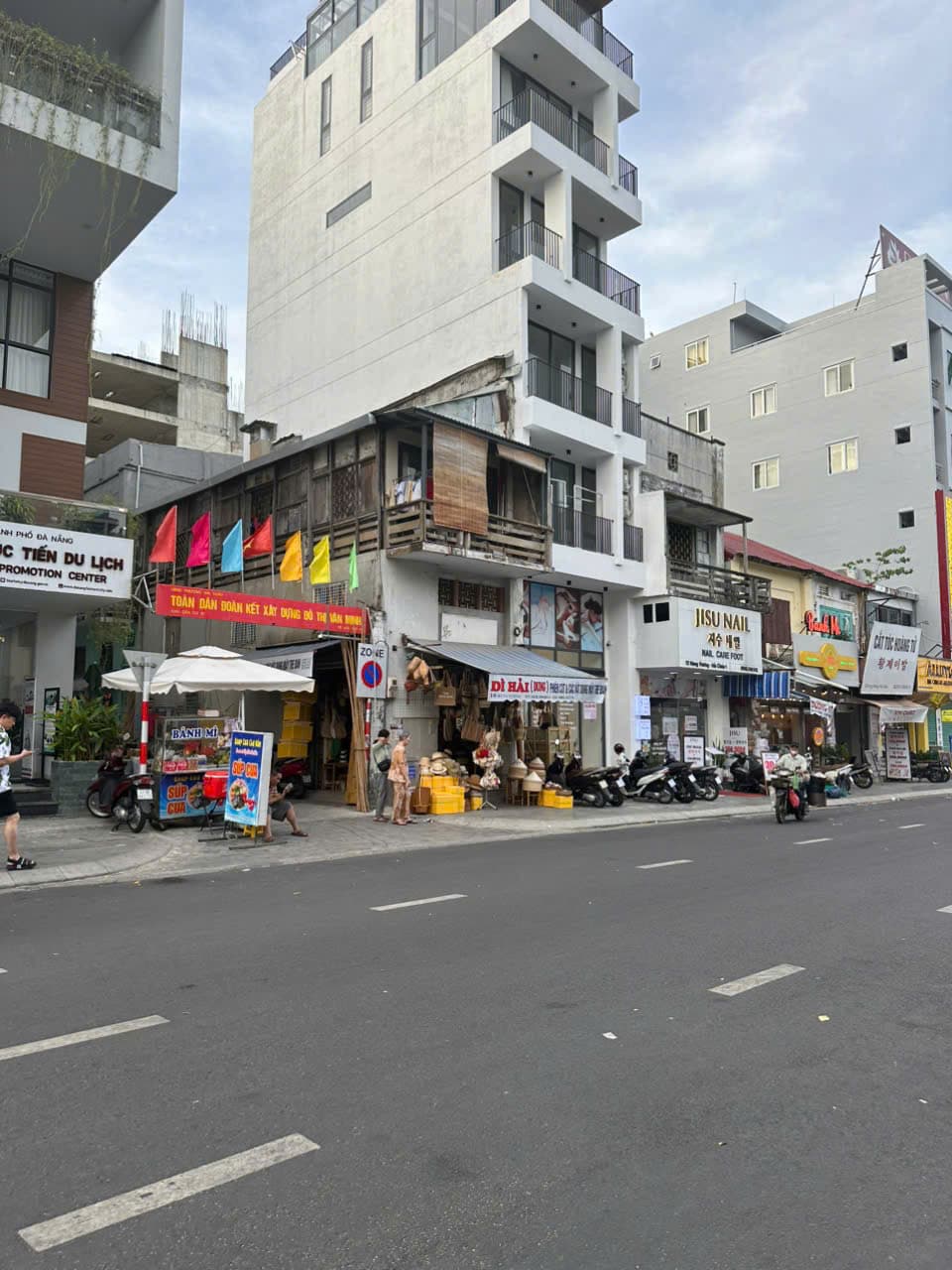 Nhà nguyên căn 4 tầng 4 phòng ngủ diện tích 53m2 phù hợp kinh doanh tại Hùng Vương - Ảnh 2
