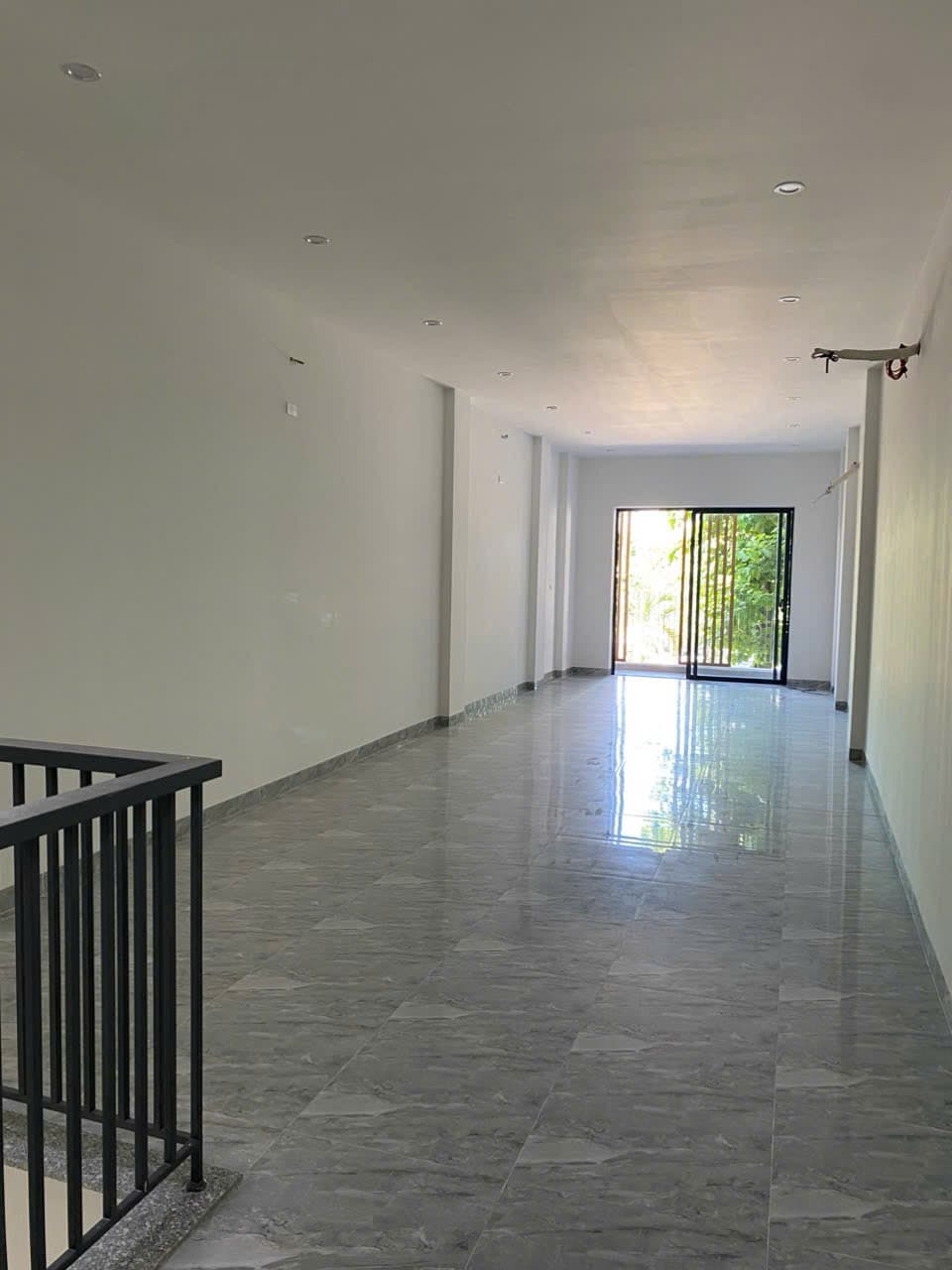 Mặt bằng trống suốt 5 tầng có thang máy tại Phan Châu Trinh, quận Hải Châu - Ảnh 5