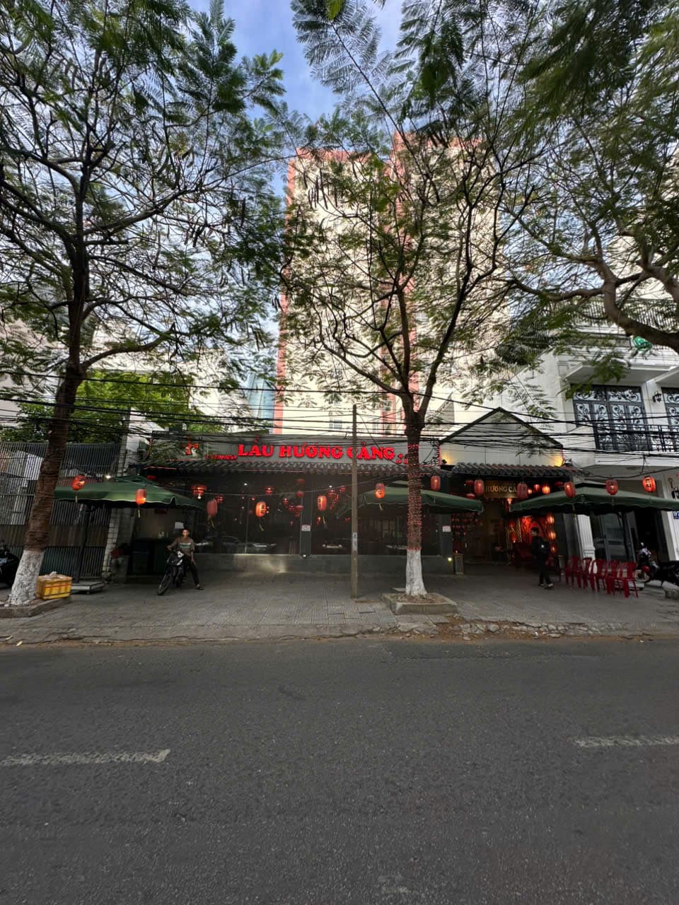 Nhà ở 500m2 mặt tiền 15m tại Lê Lợi, có 2 phòng ngủ, phù hợp để ở