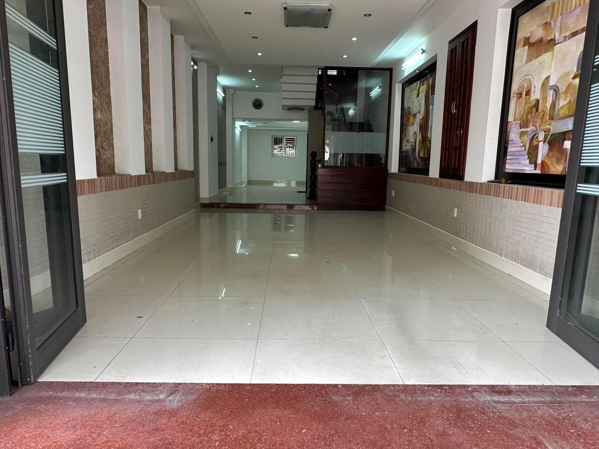 Nhà 5 tầng đường Phan Đăng Lưu, Hải Châu, diện tích 97.2m2, phù hợp kinh doanh và ở