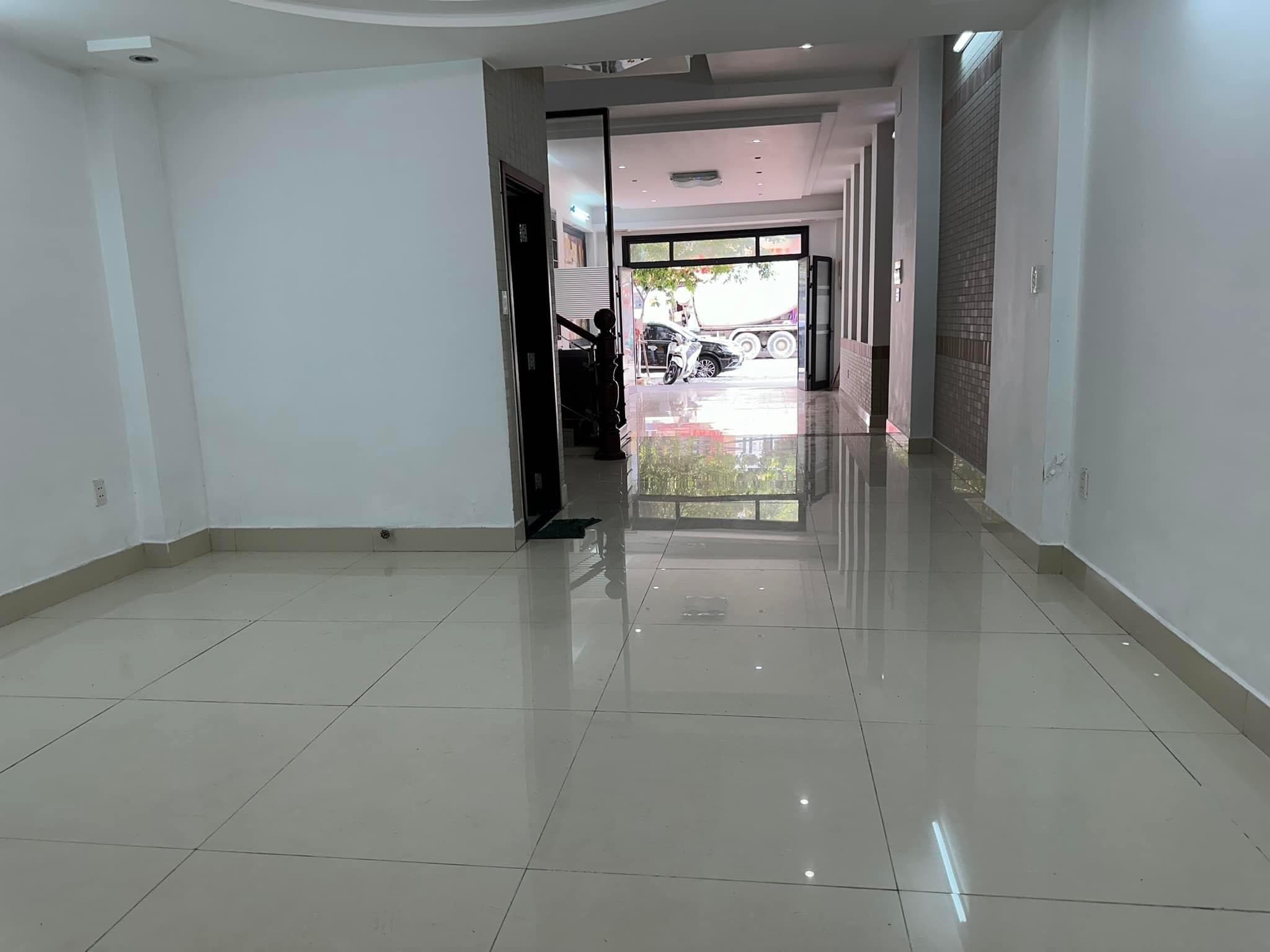 Nhà 5 tầng đường Phan Đăng Lưu, Hải Châu, diện tích 97.2m2, phù hợp kinh doanh và ở - Ảnh 2