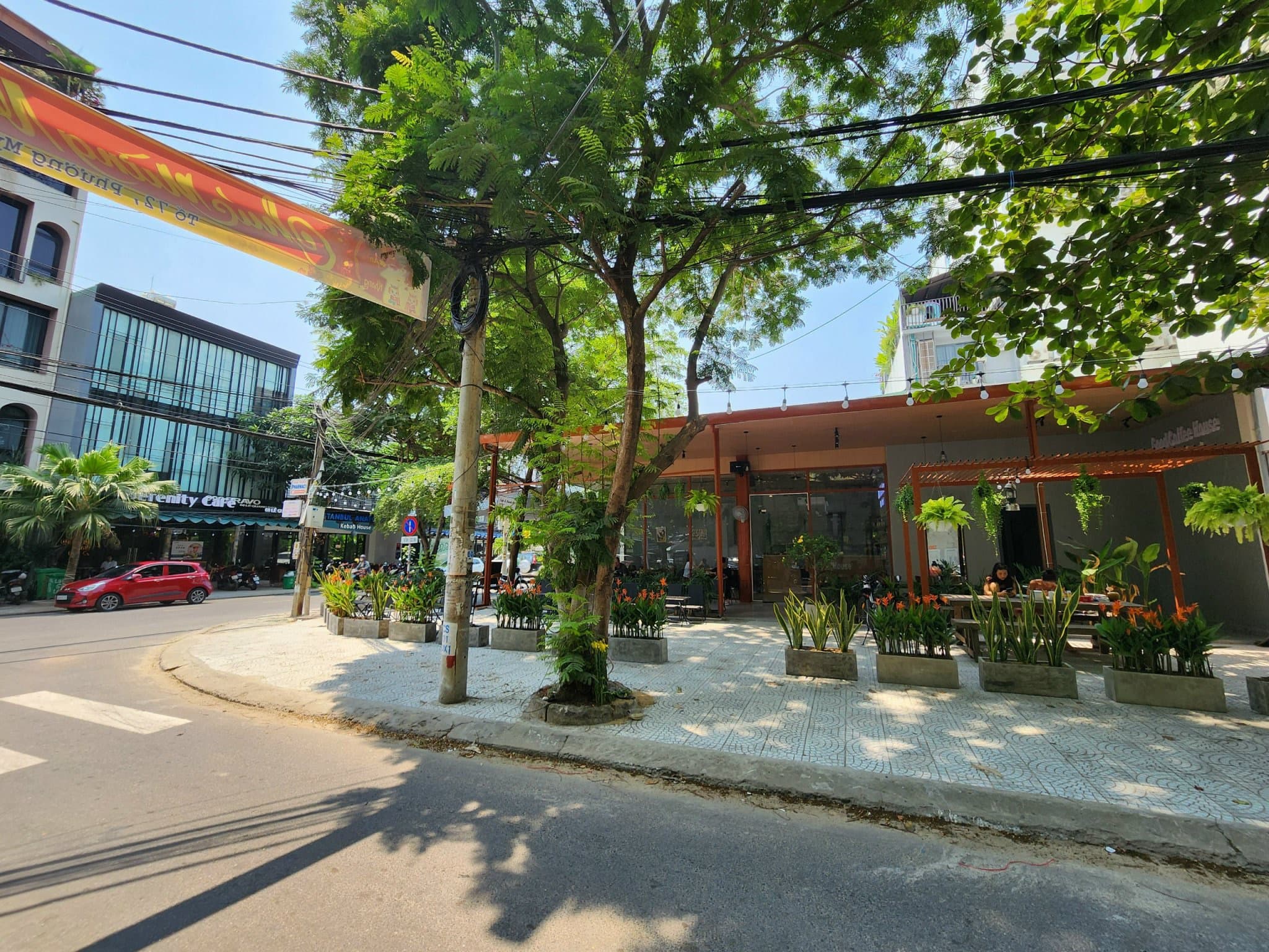 Mặt bằng kinh doanh lô góc 2 mặt tiền An Thượng 30 và Lê Quang Đạo, 220m2, phù hợp quán cà phê
