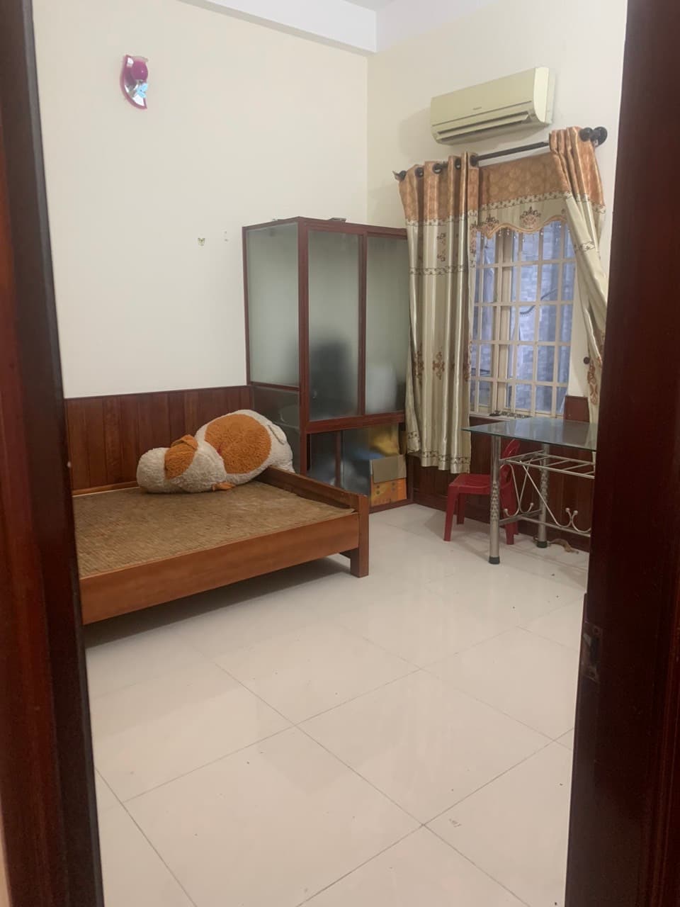 Nhà nguyên căn 3 tầng Xuân Thủy, diện tích 100m2, phù hợp để ở hoặc kinh doanh - Ảnh 2