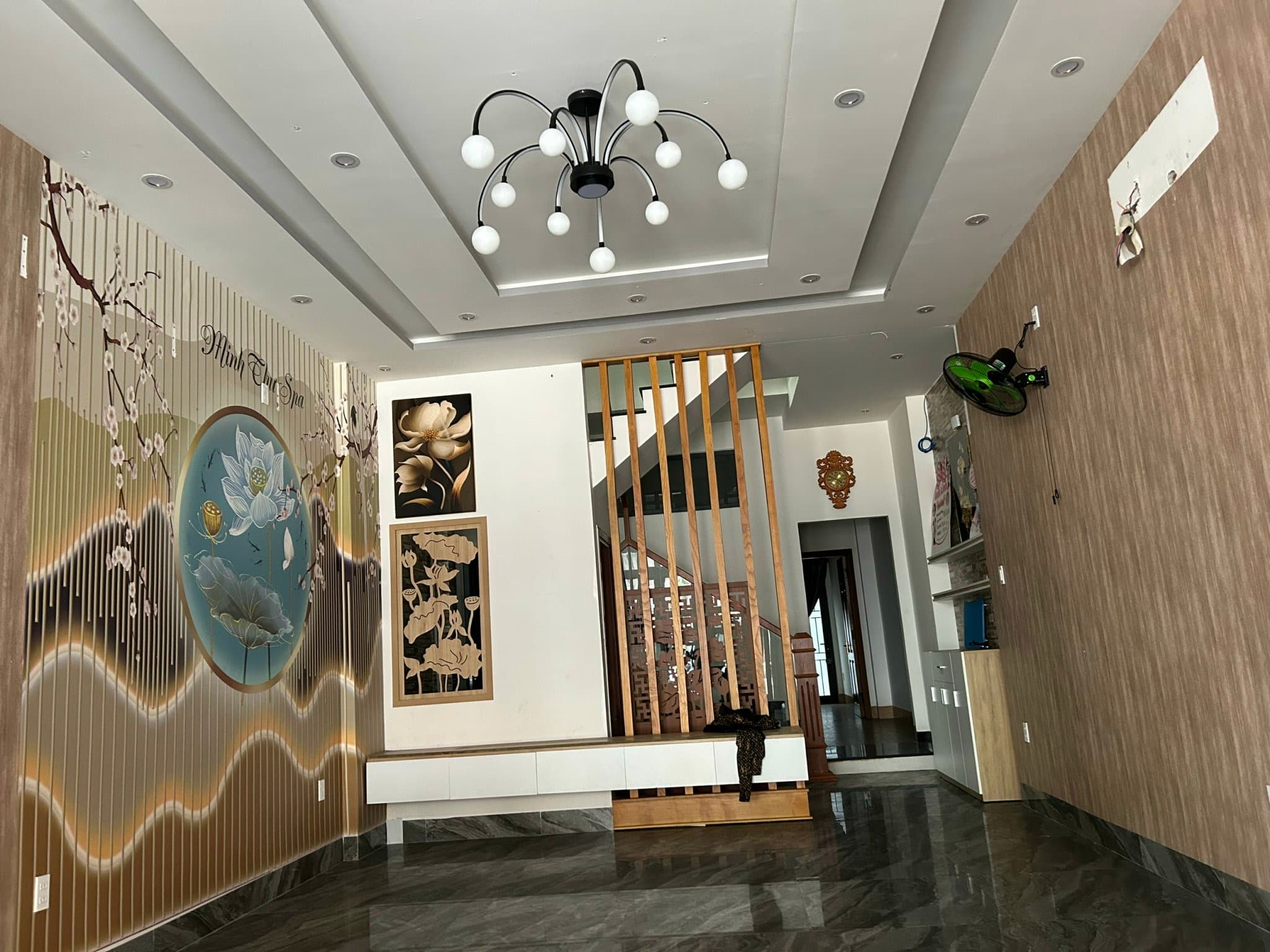 Nhà nguyên căn 3 tầng đường Bà Huyện Thanh Quan, diện tích 100m2, phù hợp để ở