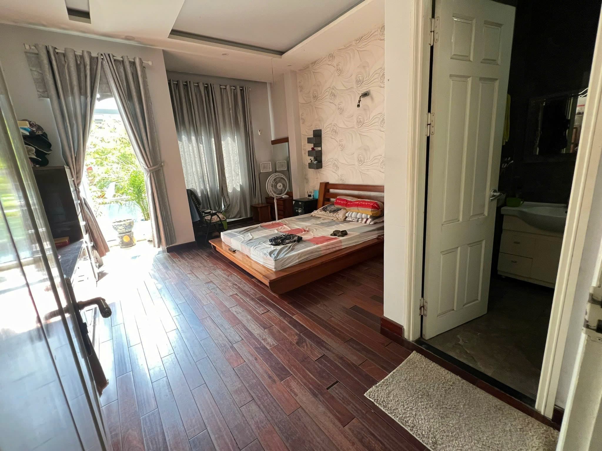 Nhà nguyên căn đường Lê Đình Lý, Thanh Khê, diện tích 76.5m², tầng 1 trống suốt 