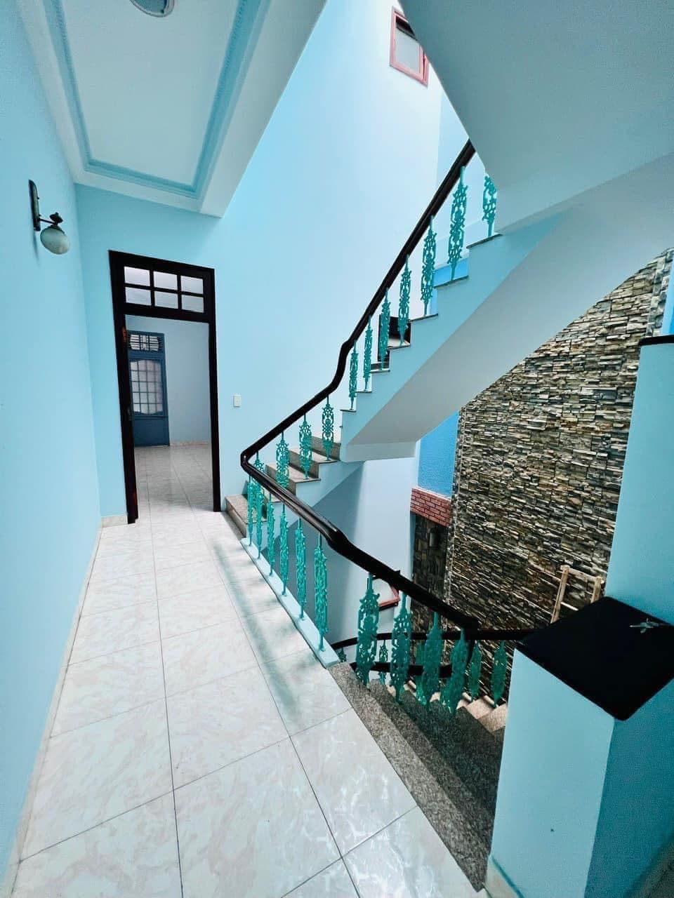 Nhà nguyên căn 3 tầng đường Lê Thanh Nghị, diện tích 90m², phù hợp kinh doanh - Ảnh 3