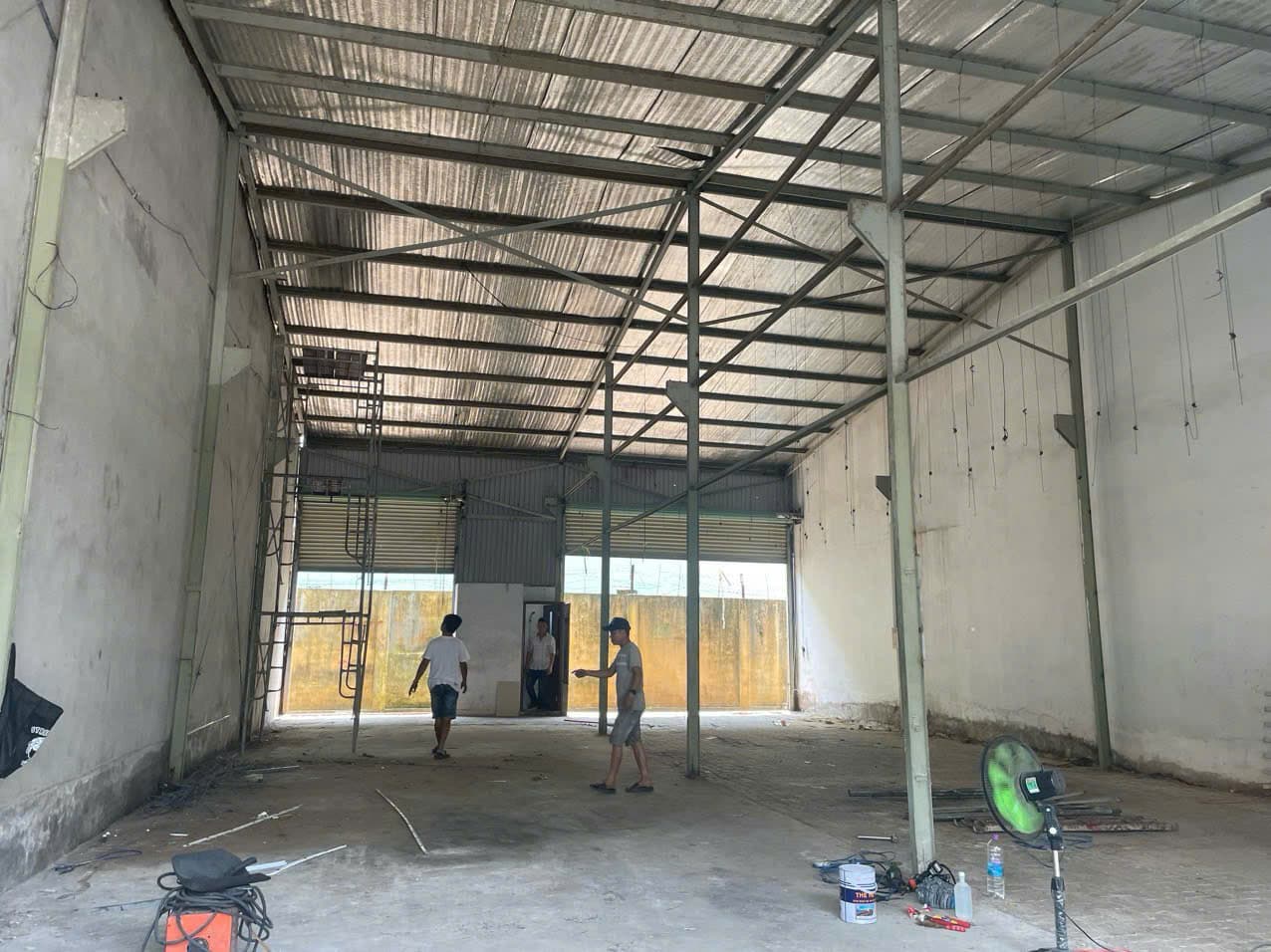 Kho 200m2 tại Man Thiện, có điện 3 pha, phù hợp lưu trữ hàng hóa