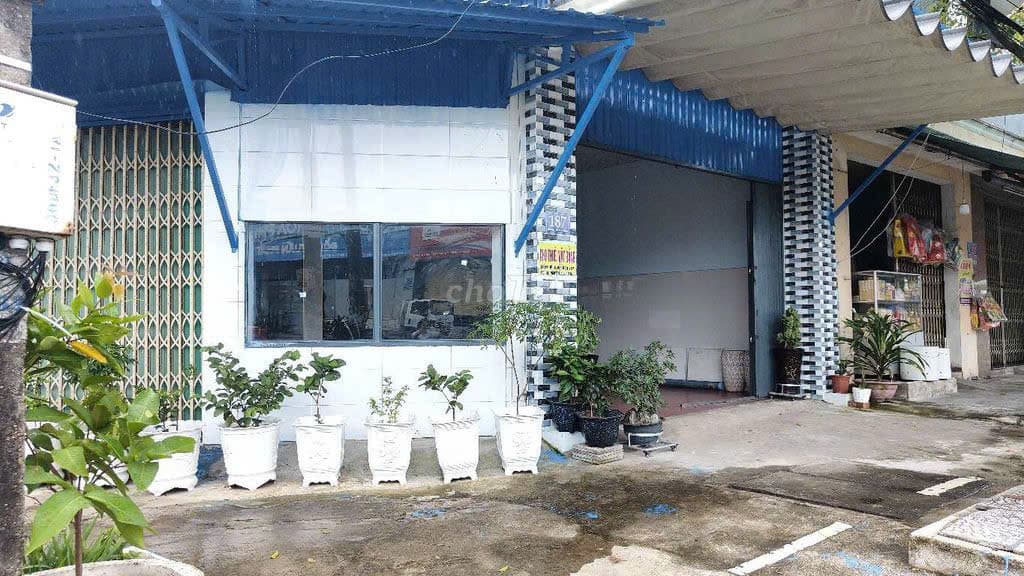 Nhà cáp 4 lô góc 2 mặt tiền đườngNguyễn Lương Bằng