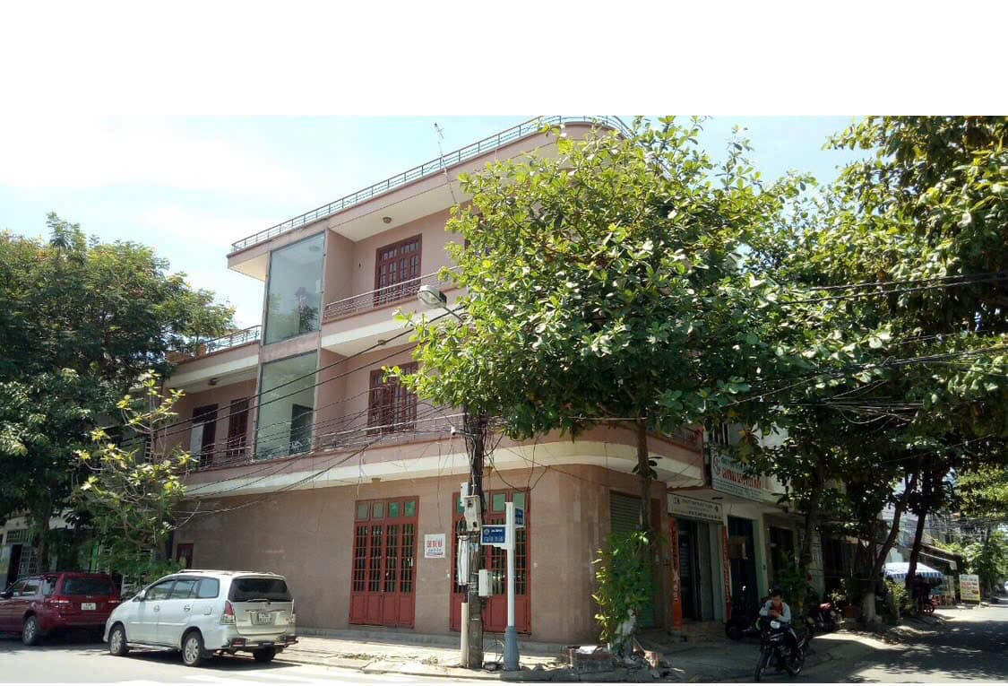 Nhà nguyên căn 3 tầng đường Phạm Ngọc Thạch