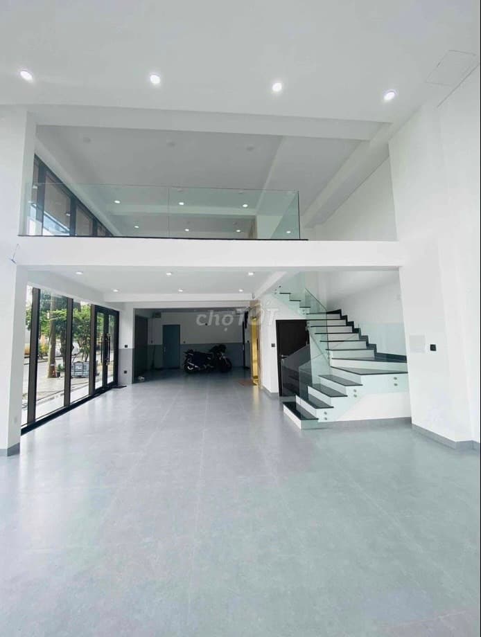 Mặt bằng kinh doanh 2 tầng tại Trần Nhân Tông, diện tích 150m², phù hợp văn phòng và siêu thị