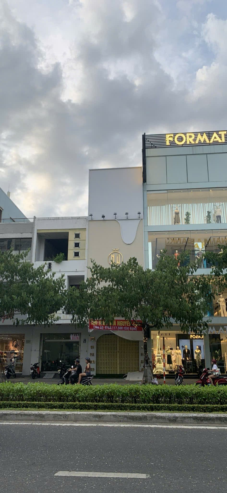 Nhà nguyên căn 3 tầng đường Nguyễn Văn Linh, diện tích 112.5m², phù hợp kinh doanh