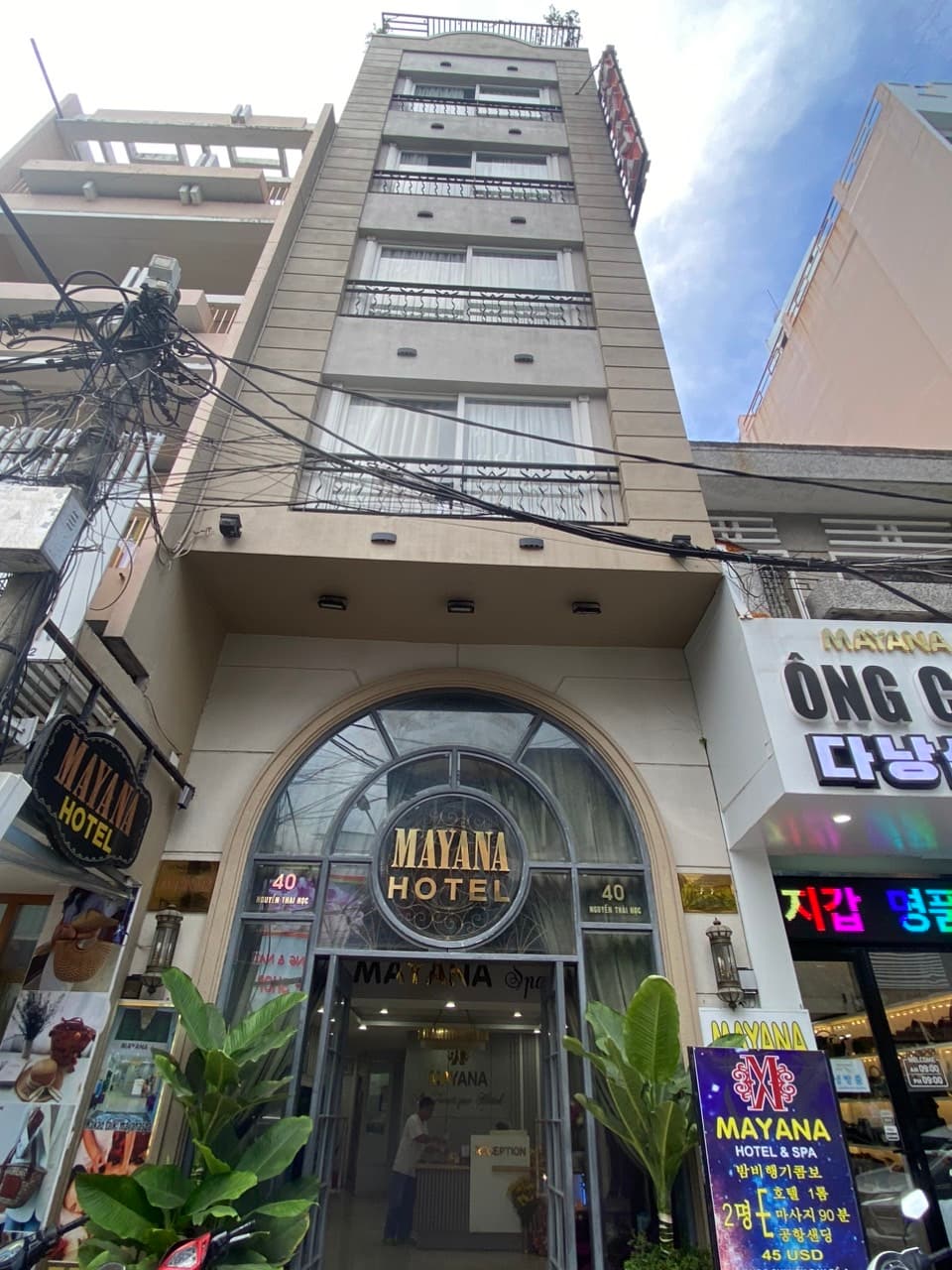 Mặt bằng trống suốt 3 tầng tại Nguyễn Thái Học, quận Hải Châu, phù hợp kinh doanh